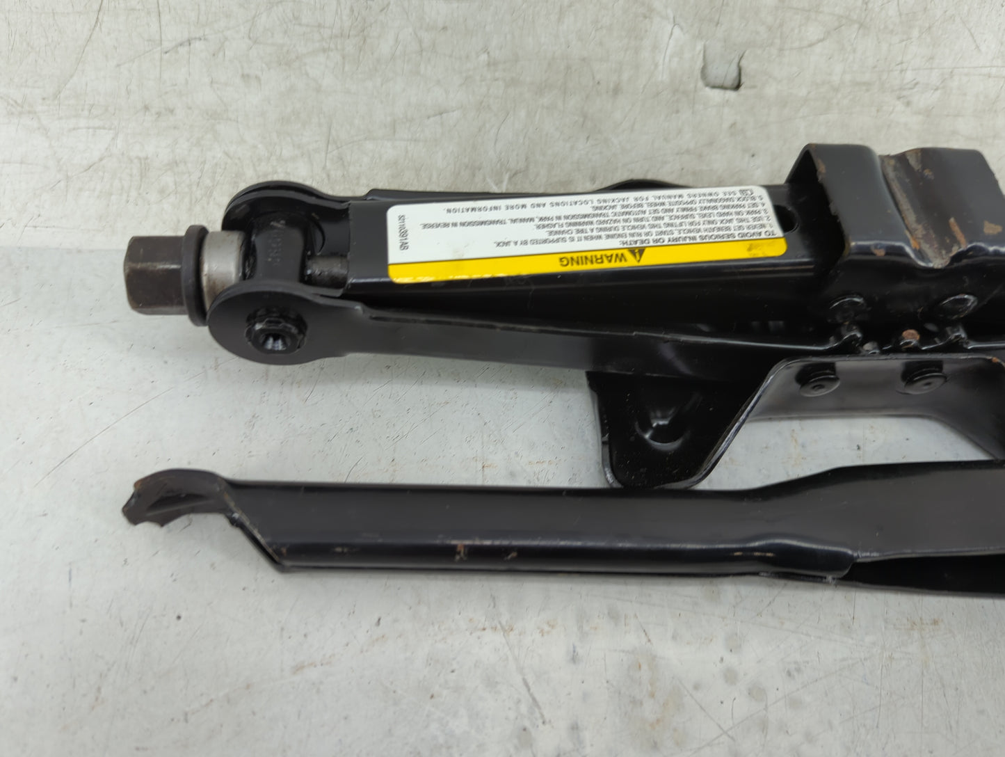 2007 Chrysler Pt Cruiser Spare Scissor Car Jack - Oemusedautoparts1.com