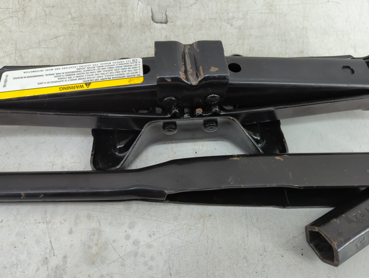 2007 Chrysler Pt Cruiser Spare Scissor Car Jack - Oemusedautoparts1.com