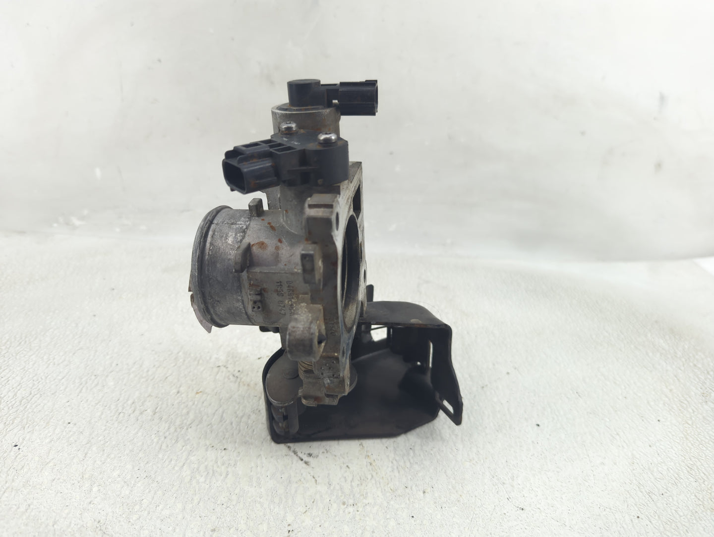 2004-2010 Chrysler Pt Cruiser Throttle Body Fits Fits 2004 2005 2006 2007 2008 2009 2010 OEM Used Auto Parts - Oemusedautopa