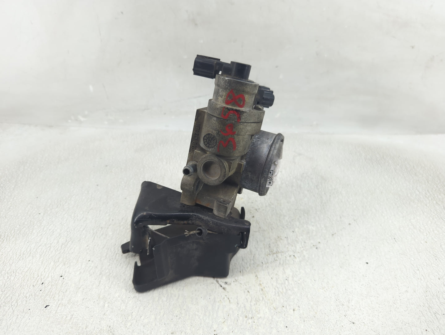 2004-2010 Chrysler Pt Cruiser Throttle Body Fits Fits 2004 2005 2006 2007 2008 2009 2010 OEM Used Auto Parts - Oemusedautopa