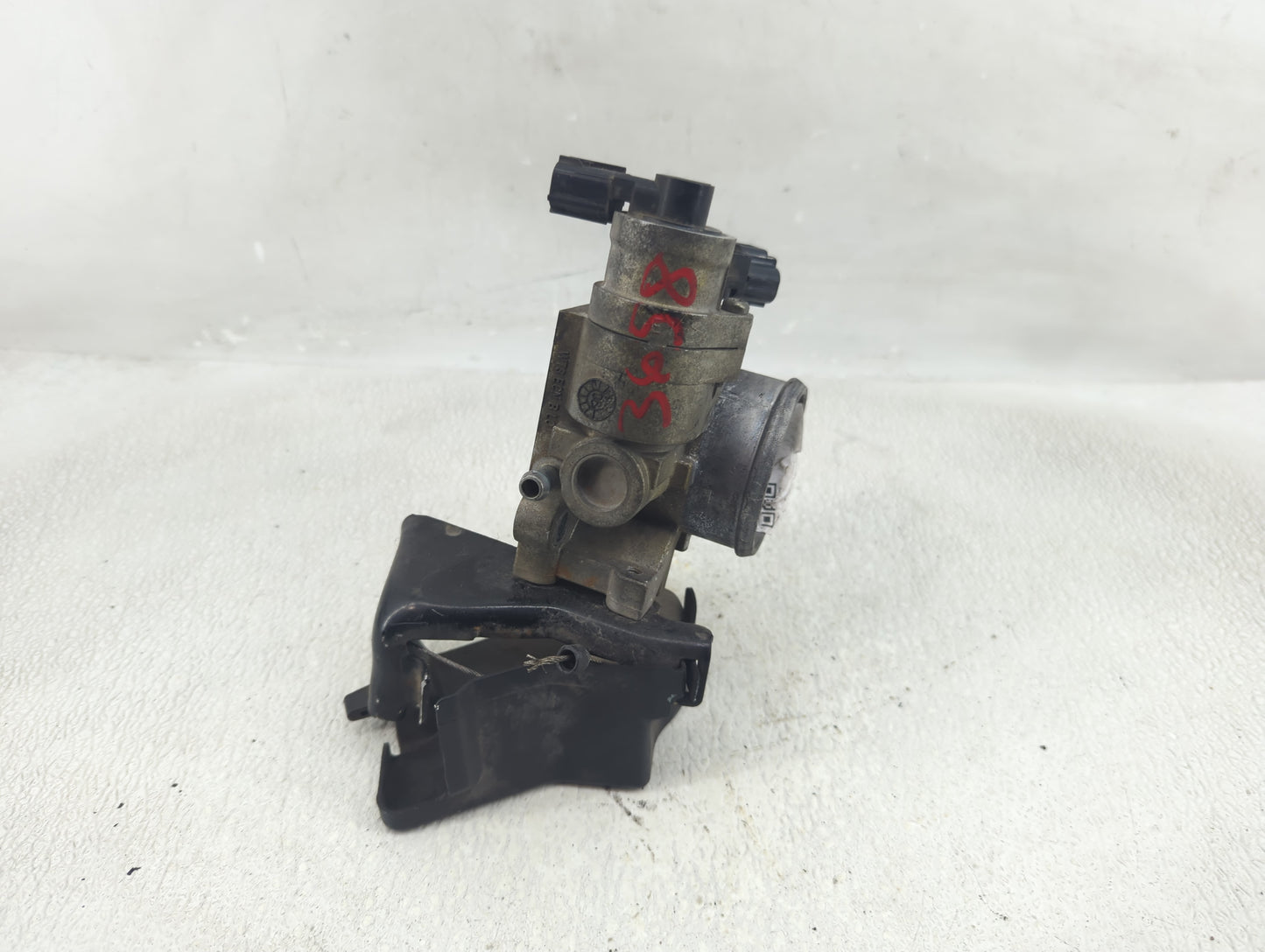 2004-2010 Chrysler Pt Cruiser Throttle Body Fits Fits 2004 2005 2006 2007 2008 2009 2010 OEM Used Auto Parts - Oemusedautopa