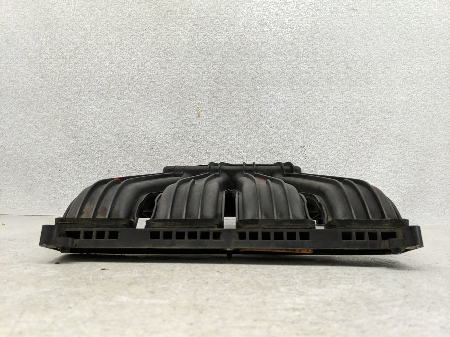 2005-2010 Chrysler Pt Cruiser Air Intake Manifold Fits Fits 2005 2006 2007 2008 2009 2010 OEM Used Auto Parts - Oemusedautop