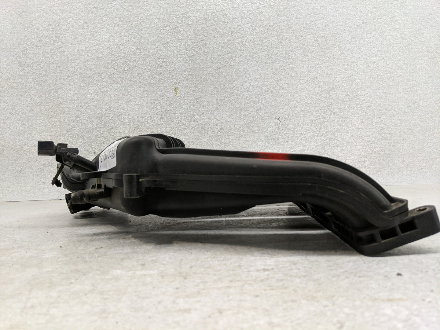 2005-2010 Chrysler Pt Cruiser Air Intake Manifold Fits Fits 2005 2006 2007 2008 2009 2010 OEM Used Auto Parts - Oemusedautop
