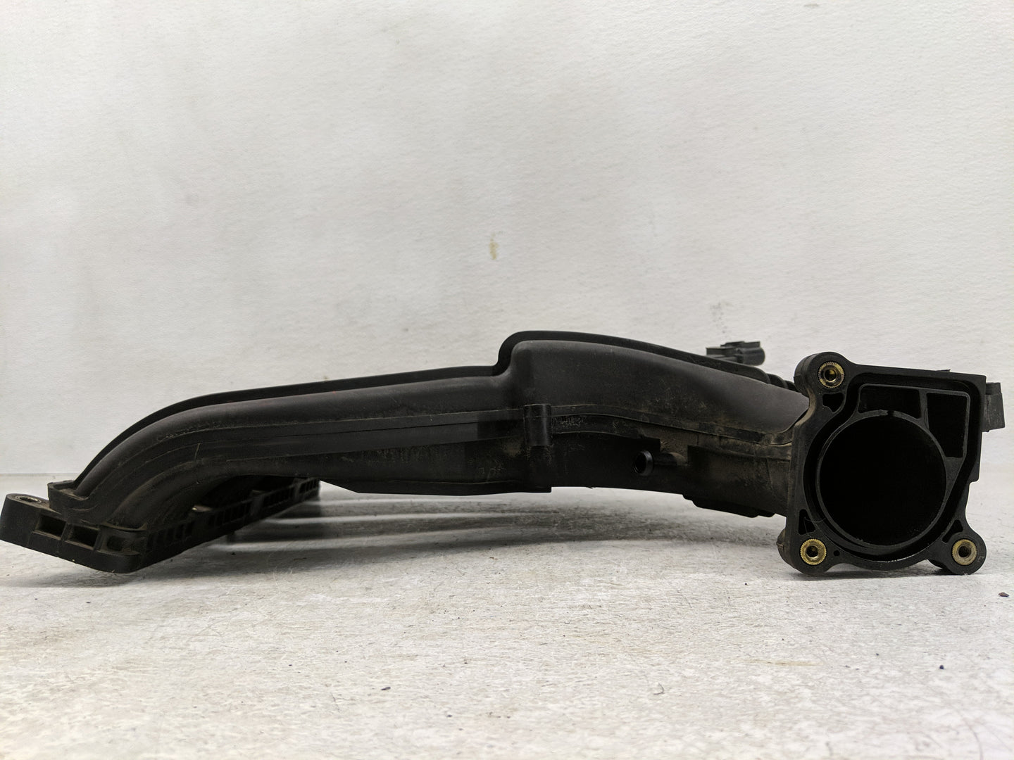 2005-2010 Chrysler Pt Cruiser Air Intake Manifold Fits Fits 2005 2006 2007 2008 2009 2010 OEM Used Auto Parts - Oemusedautop