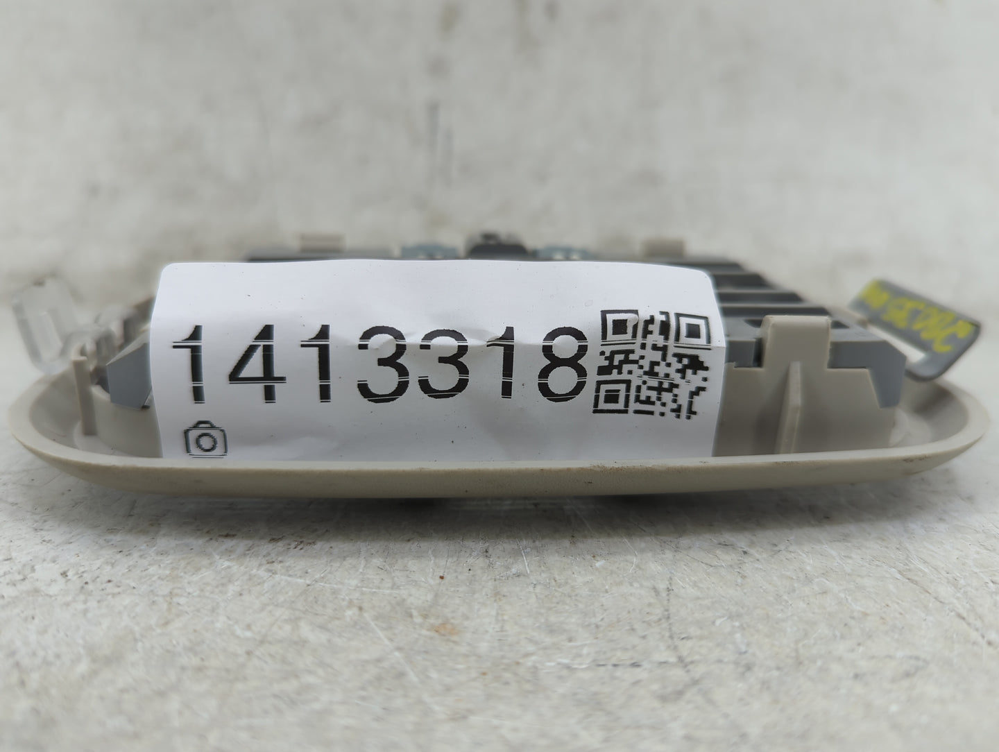 2007 Chrysler Pt Cruiser Overhead Roof Console - Oemusedautoparts1.com