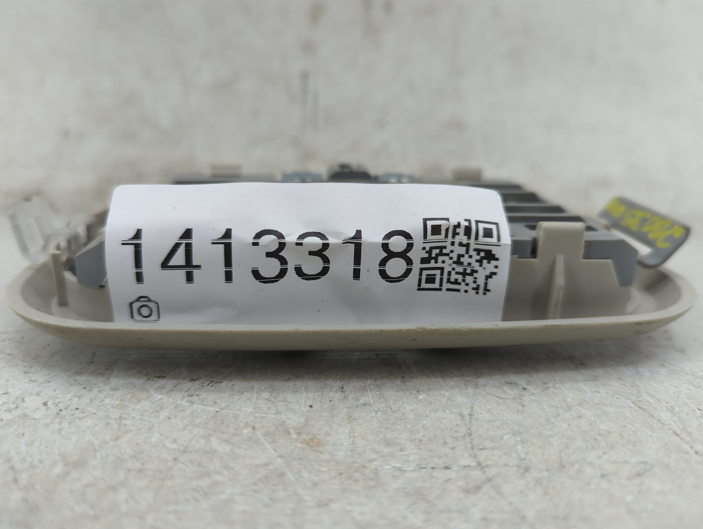 2007 Chrysler Pt Cruiser Overhead Roof Console - Oemusedautoparts1.com