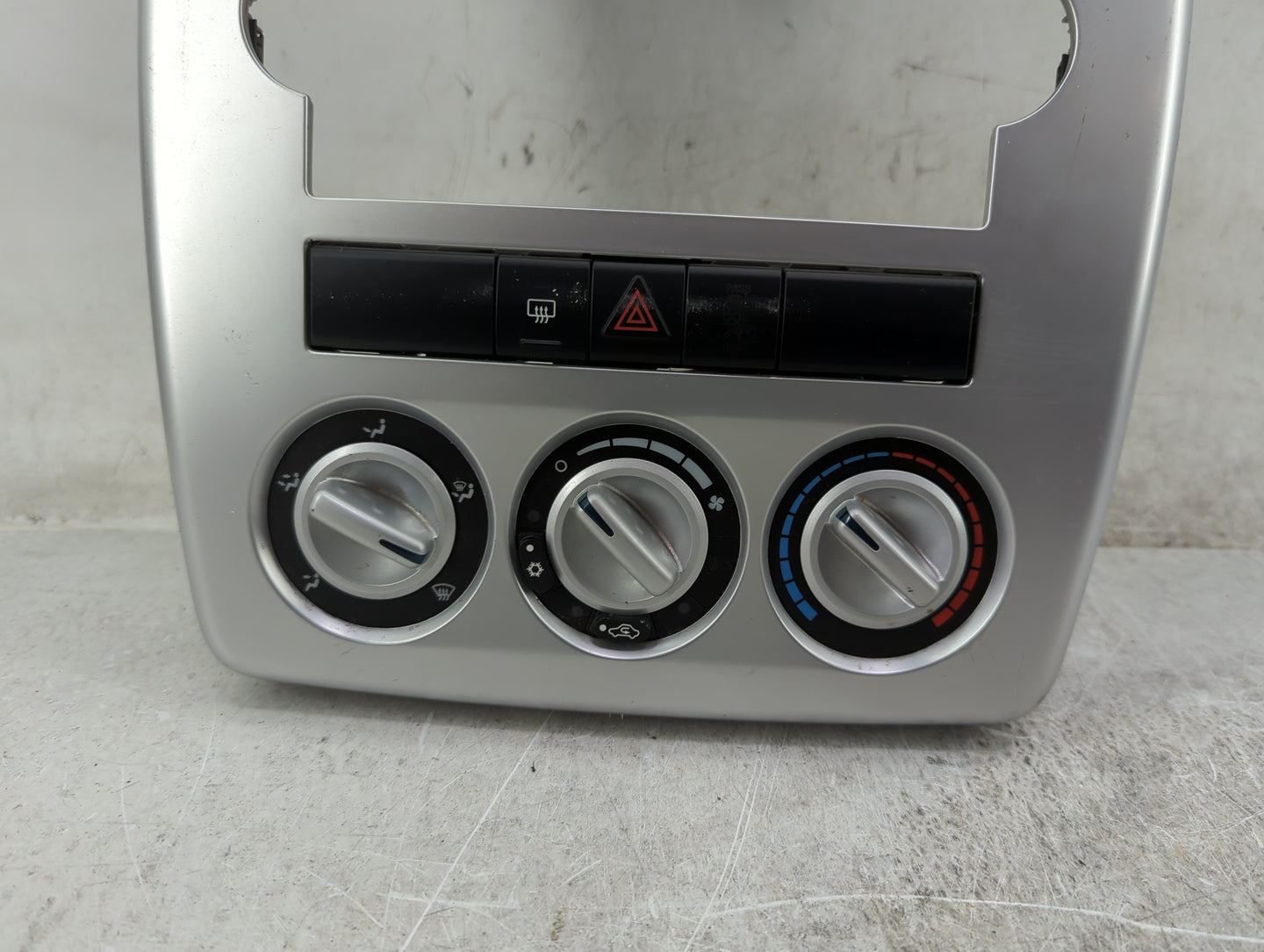 2007 Chrysler Pt Cruiser Climate Control Module Temperature AC/Heater Replacement P/N:P04602653AE 12861840E, 12862326 Fits O