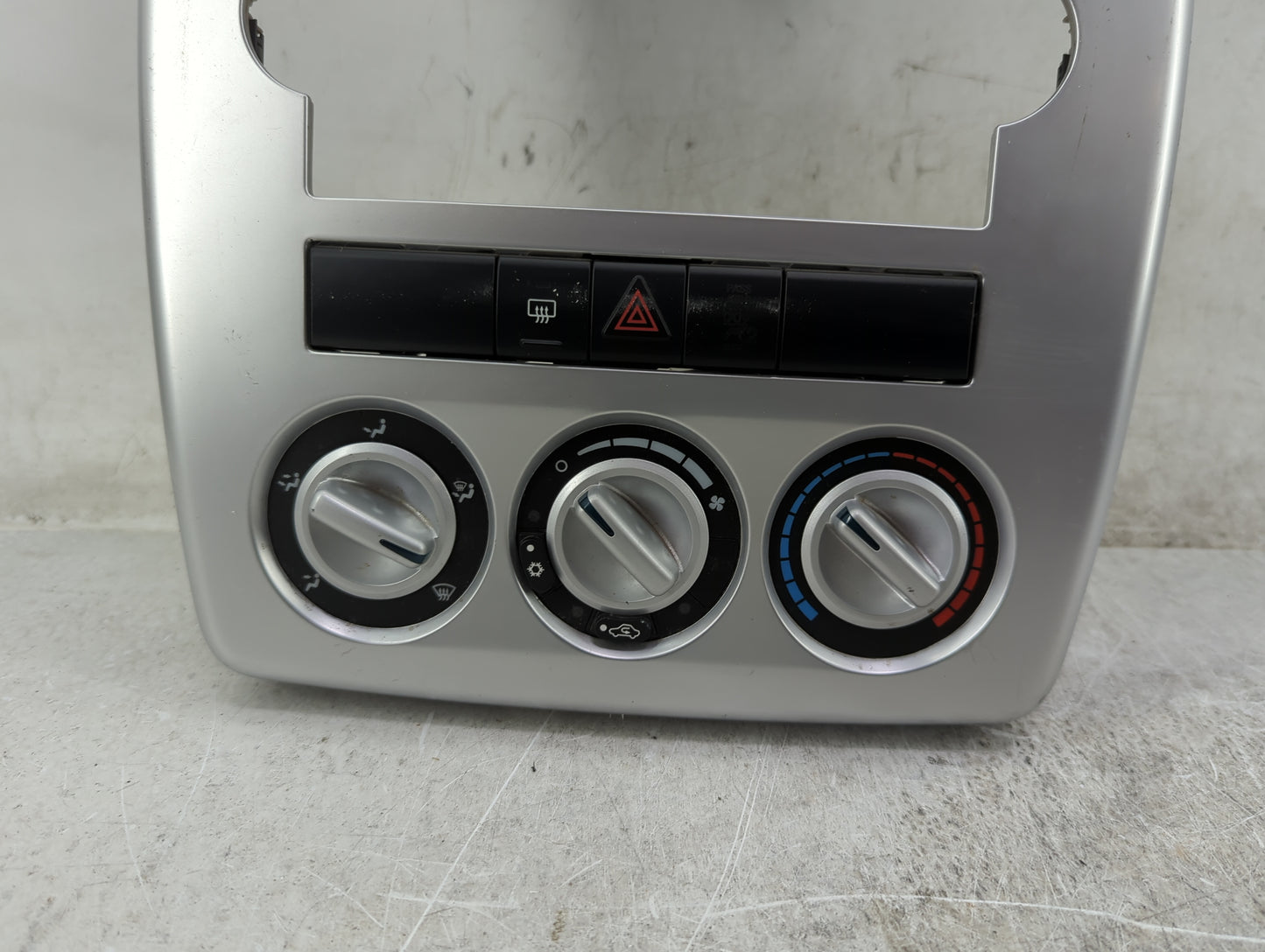 2007 Chrysler Pt Cruiser Climate Control Module Temperature AC/Heater Replacement P/N:P04602653AE 12861840E, 12862326 Fits O
