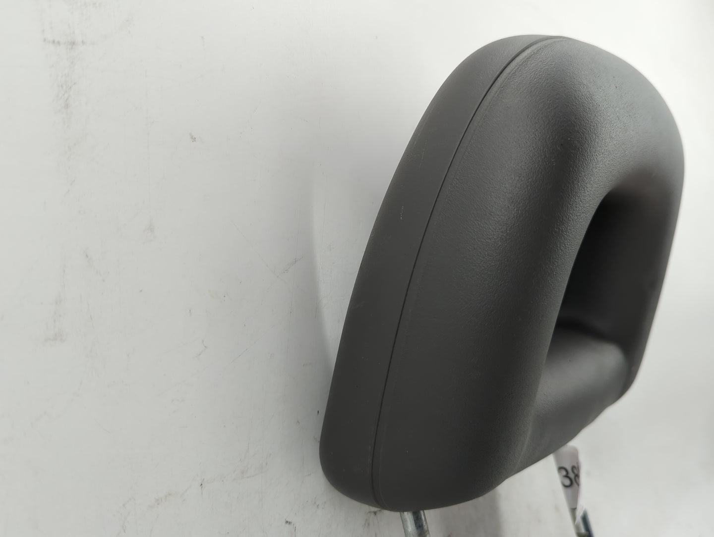 2007-2008 Chrysler Pt Cruiser Headrest Head Rest Front Driver Seat Black 1432838 - Oemusedautoparts1.com