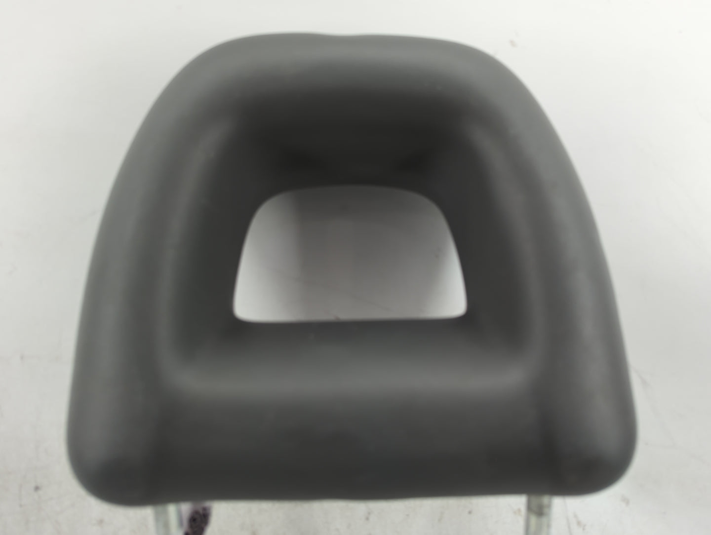 2007-2008 Chrysler Pt Cruiser Headrest Head Rest Front Driver Seat Black 1432838 - Oemusedautoparts1.com