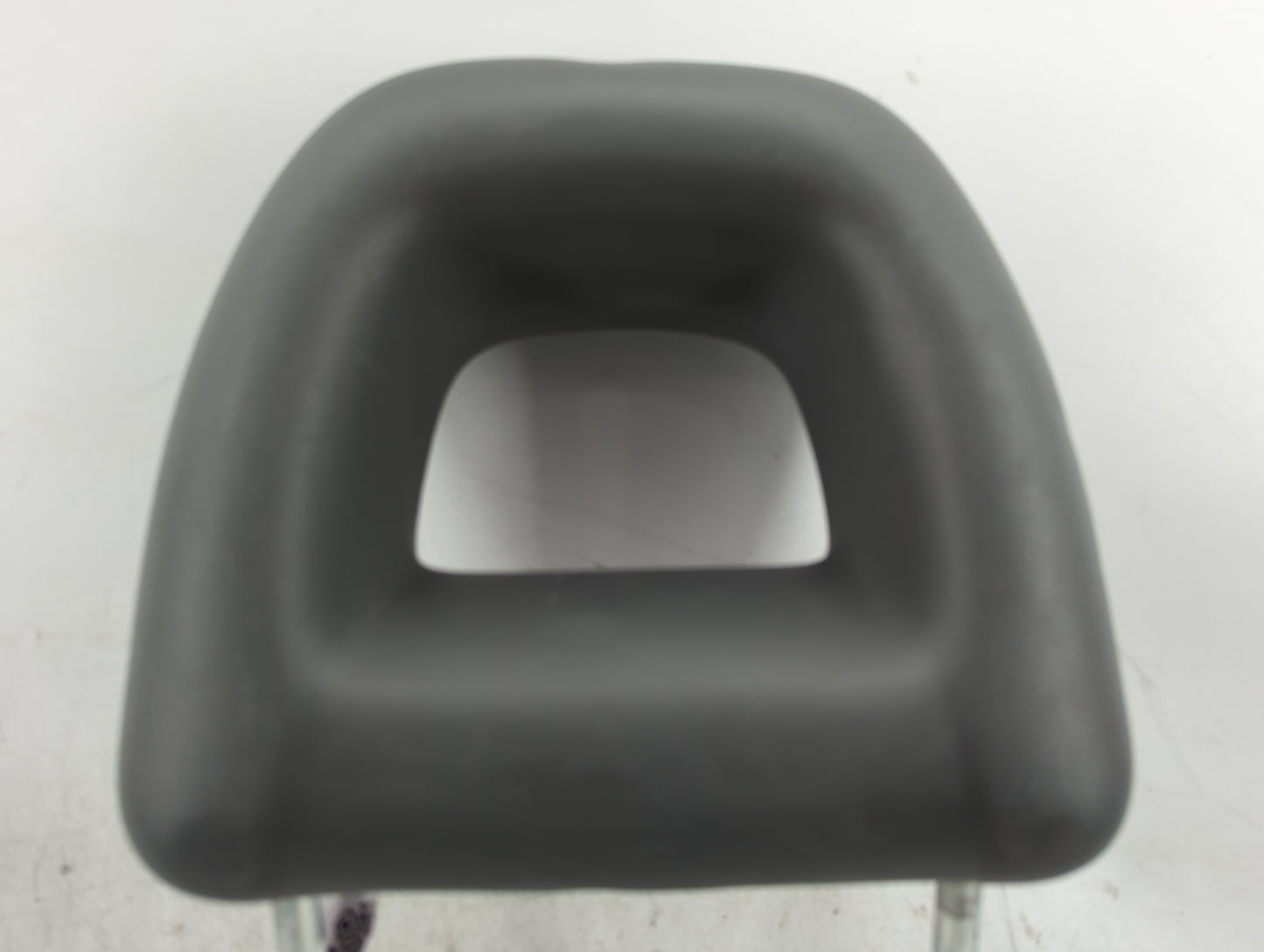 2007-2008 Chrysler Pt Cruiser Headrest Head Rest Front Driver Seat Black 1432838 - Oemusedautoparts1.com