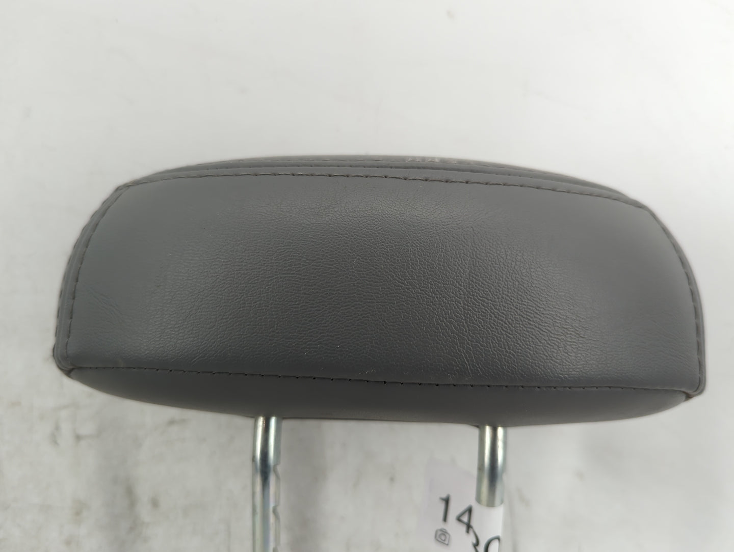 2007-2008 Chrysler Pt Cruiser Headrest Head Rest Rear Seat Fits Fits 2007 2008 OEM Used Auto Parts - Oemusedautoparts1.com