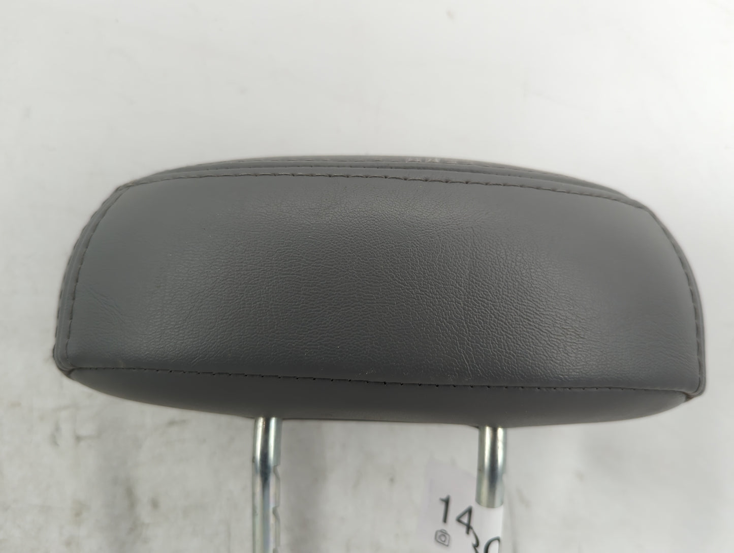 2007-2008 Chrysler Pt Cruiser Headrest Head Rest Rear Seat Fits Fits 2007 2008 OEM Used Auto Parts - Oemusedautoparts1.com