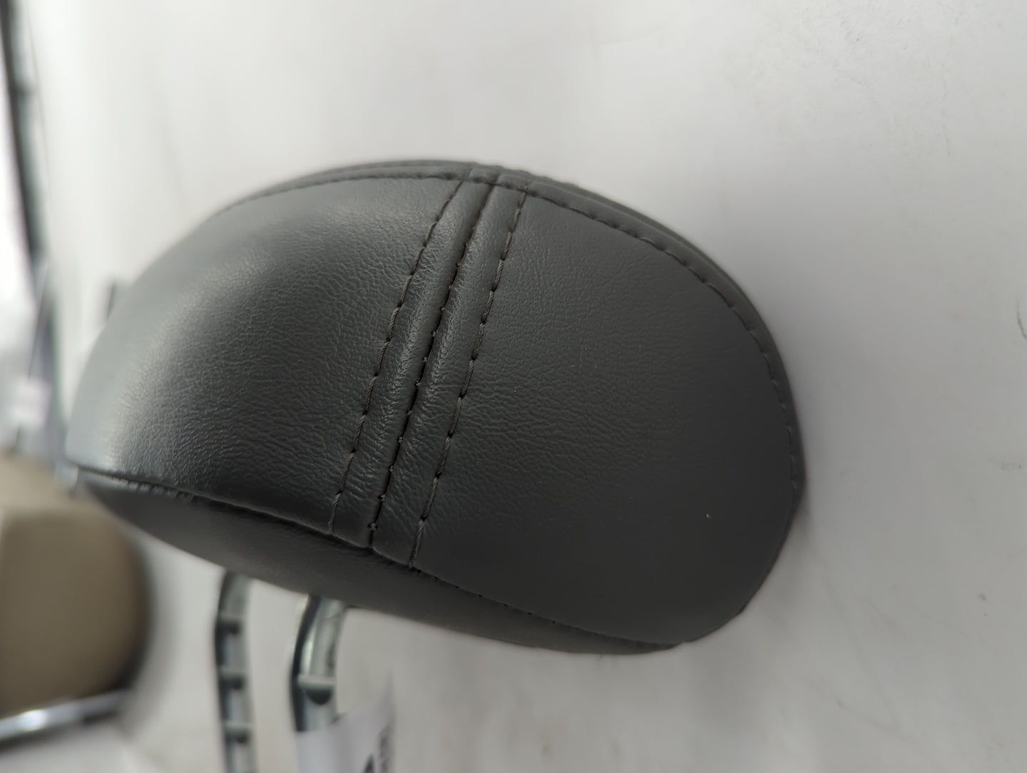 2007-2008 Chrysler Pt Cruiser Headrest Head Rest Rear Seat Fits Fits 2007 2008 OEM Used Auto Parts - Oemusedautoparts1.com