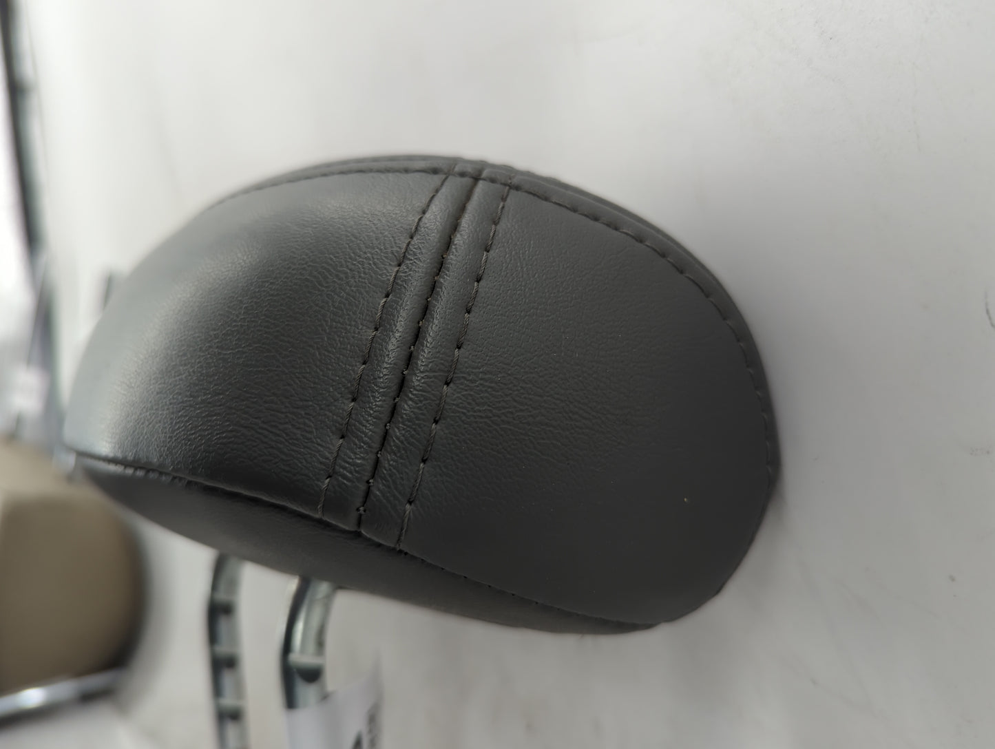 2007-2008 Chrysler Pt Cruiser Headrest Head Rest Rear Seat Fits Fits 2007 2008 OEM Used Auto Parts - Oemusedautoparts1.com