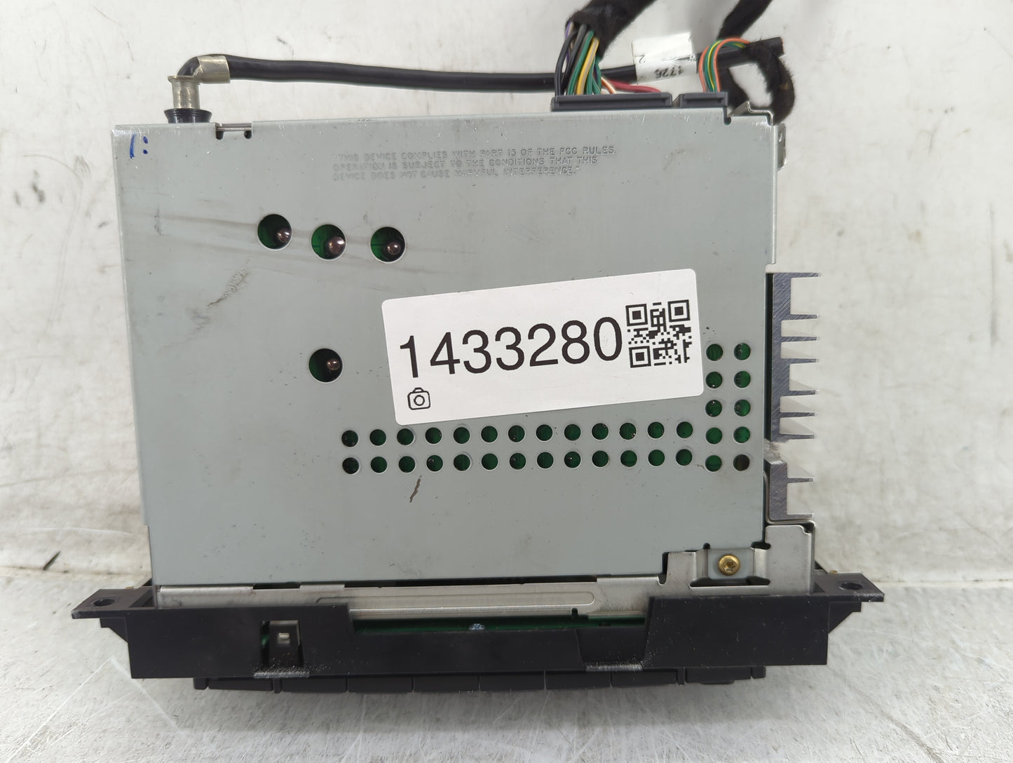 2006-2010 Chrysler Pt Cruiser Radio AM FM Cd Player Receiver Replacement P/N:P05064173AH Fits OEM Used Auto Parts - Oemuseda