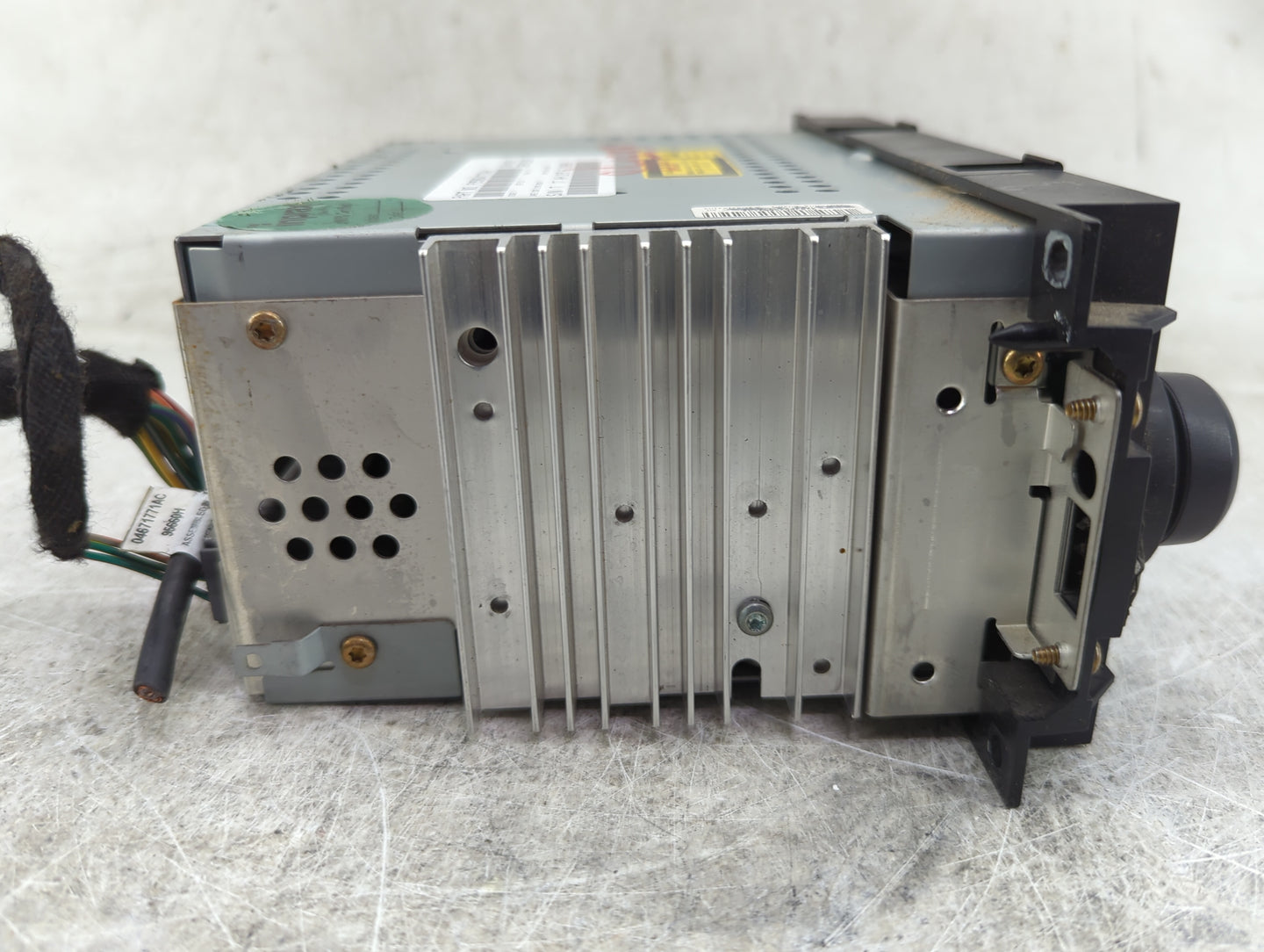 2006-2010 Chrysler Pt Cruiser Radio AM FM Cd Player Receiver Replacement P/N:P05064173AH Fits OEM Used Auto Parts - Oemuseda
