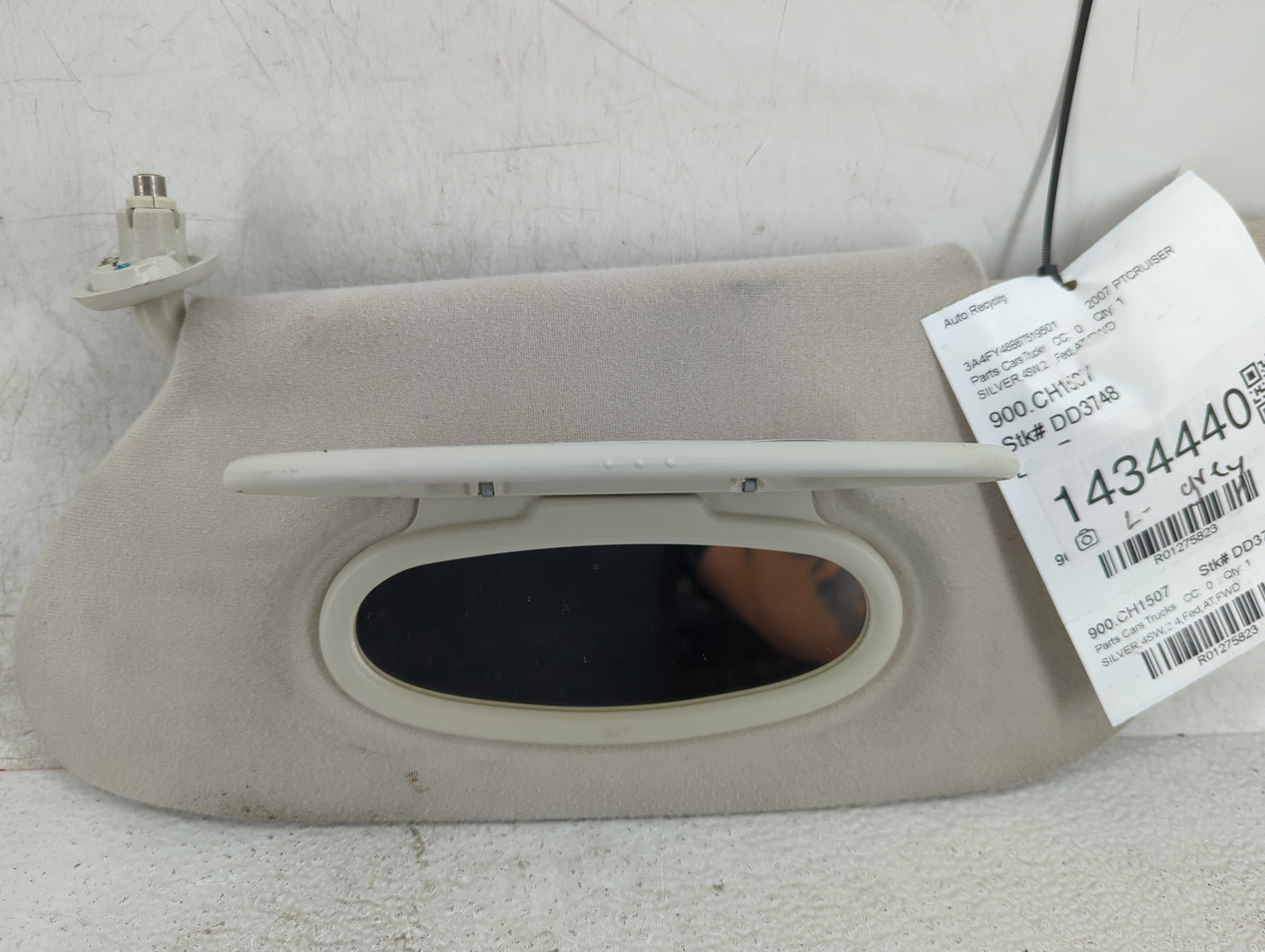 2006-2009 Chrysler Pt Cruiser Sun Visor Shade Replacement Driver Left Mirror Fits Fits 2006 2007 2008 2009 OEM Used Auto Par