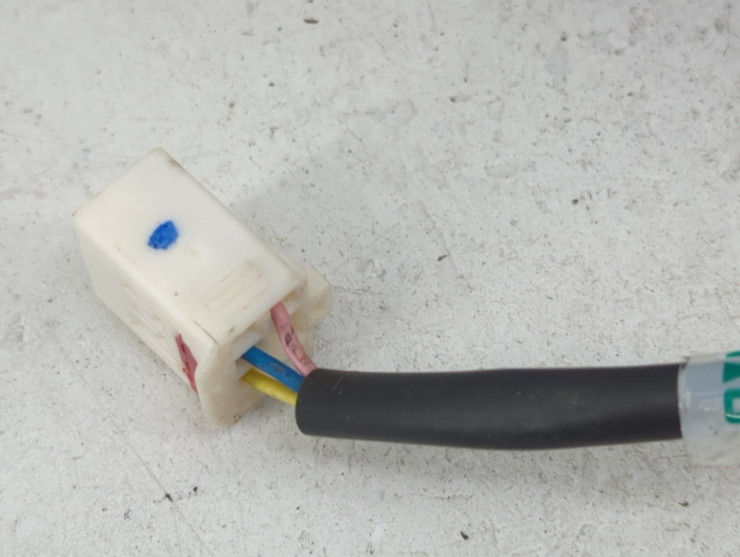 2005-2008 Chrysler Pt Cruiser Driver Side View Mirror - Left Door Mirror OEM Used - Oemusedautoparts1.com
