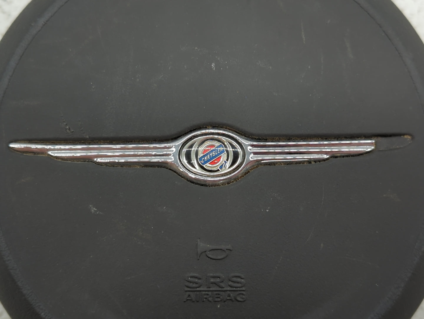 2006-2007 Chrysler Pt Cruiser Air Bag Driver Left Steering Wheel Mounted Fits Fits 2006 2007 OEM Used Auto Parts - Oemusedau