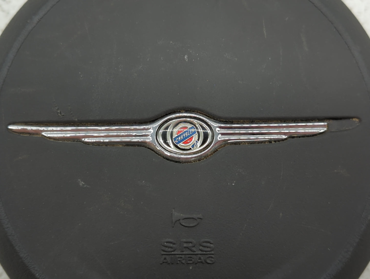 2006-2007 Chrysler Pt Cruiser Air Bag Driver Left Steering Wheel Mounted Fits Fits 2006 2007 OEM Used Auto Parts - Oemusedau