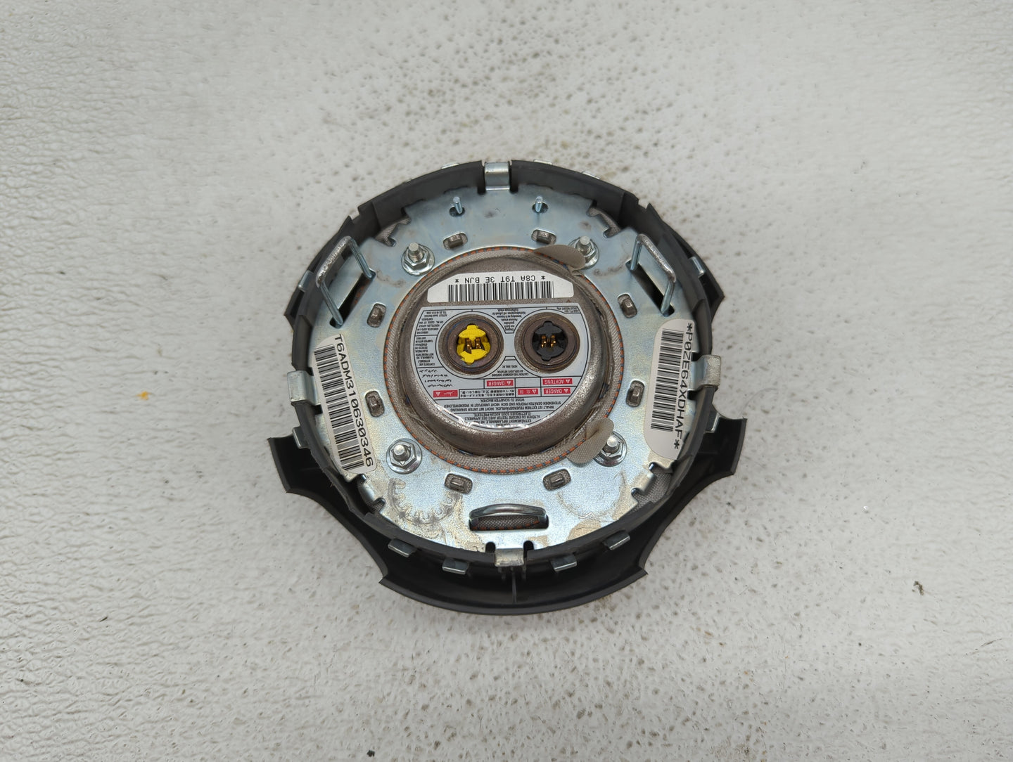 2006-2007 Chrysler Pt Cruiser Air Bag Driver Left Steering Wheel Mounted Fits Fits 2006 2007 OEM Used Auto Parts - Oemusedau