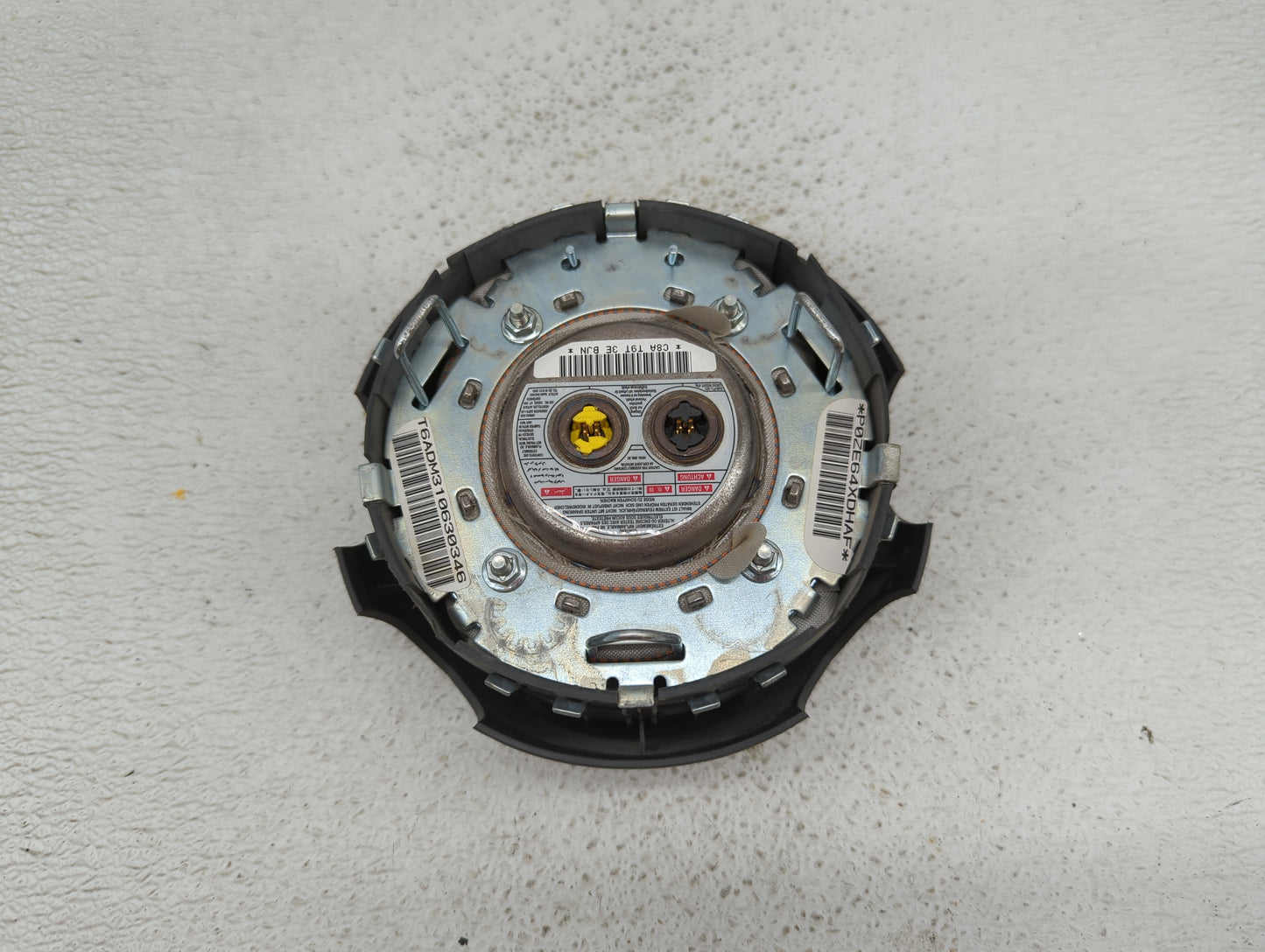 2006-2007 Chrysler Pt Cruiser Air Bag Driver Left Steering Wheel Mounted Fits Fits 2006 2007 OEM Used Auto Parts - Oemusedau