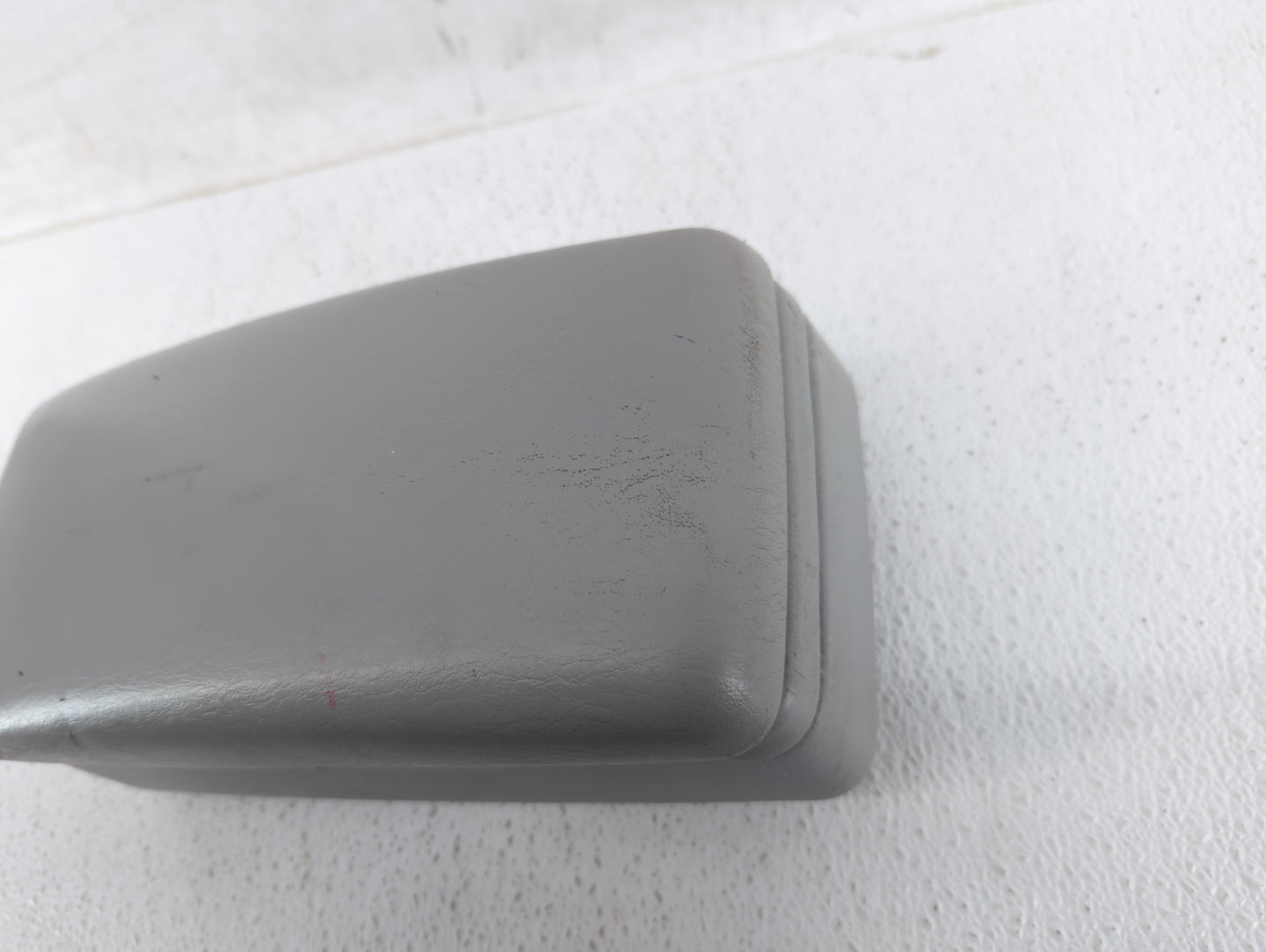 2006-2008 Chrysler Pt Cruiser Center Console Armrest Cover Lid - Oemusedautoparts1.com