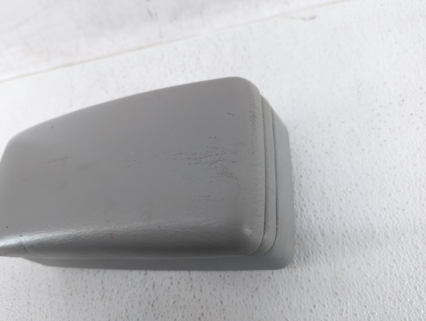 2006-2008 Chrysler Pt Cruiser Center Console Armrest Cover Lid - Oemusedautoparts1.com