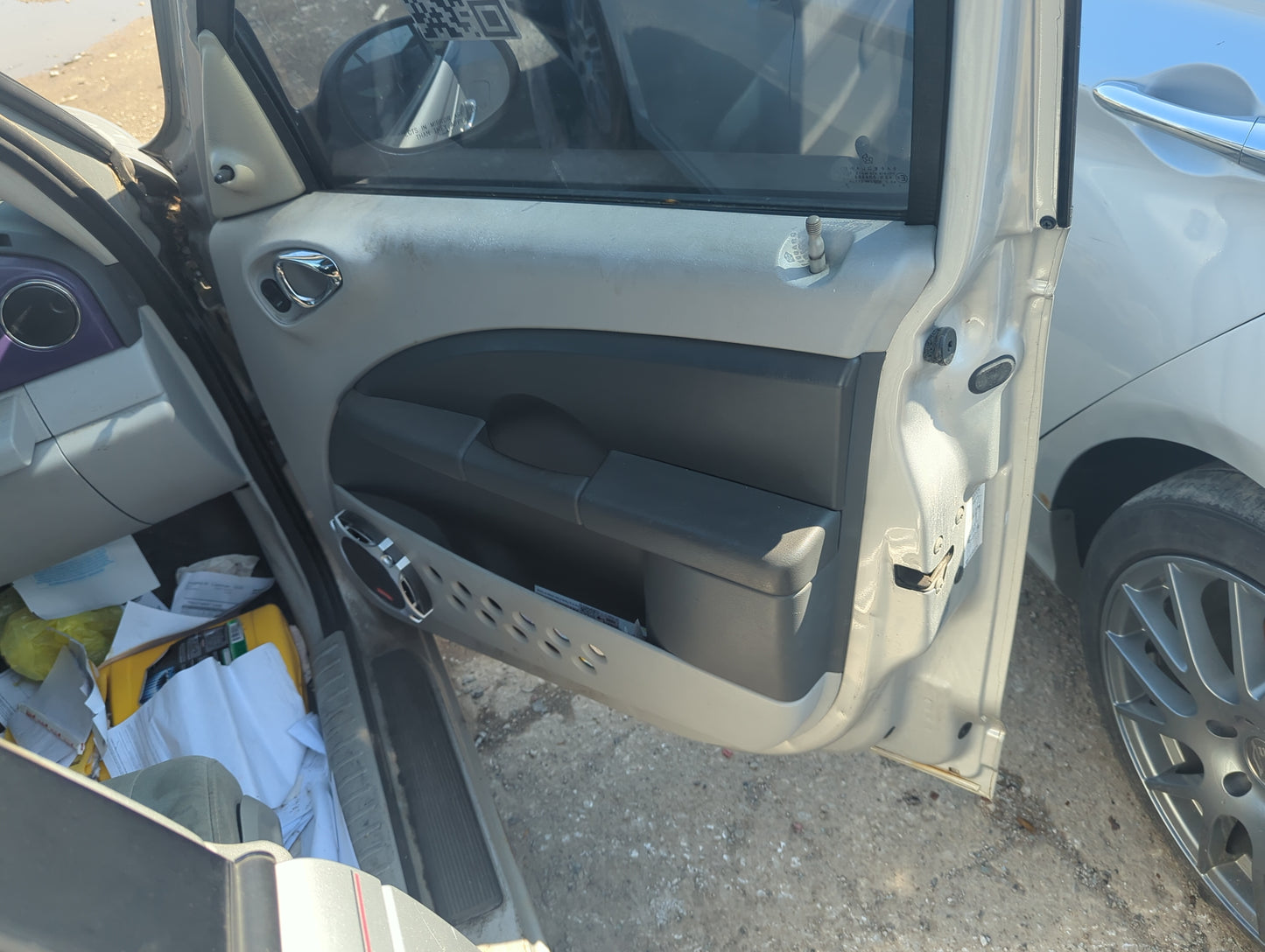 2007 Chrysler Pt Cruiser Front Right Passenger Interior Door Panel Trim - Oemusedautoparts1.com