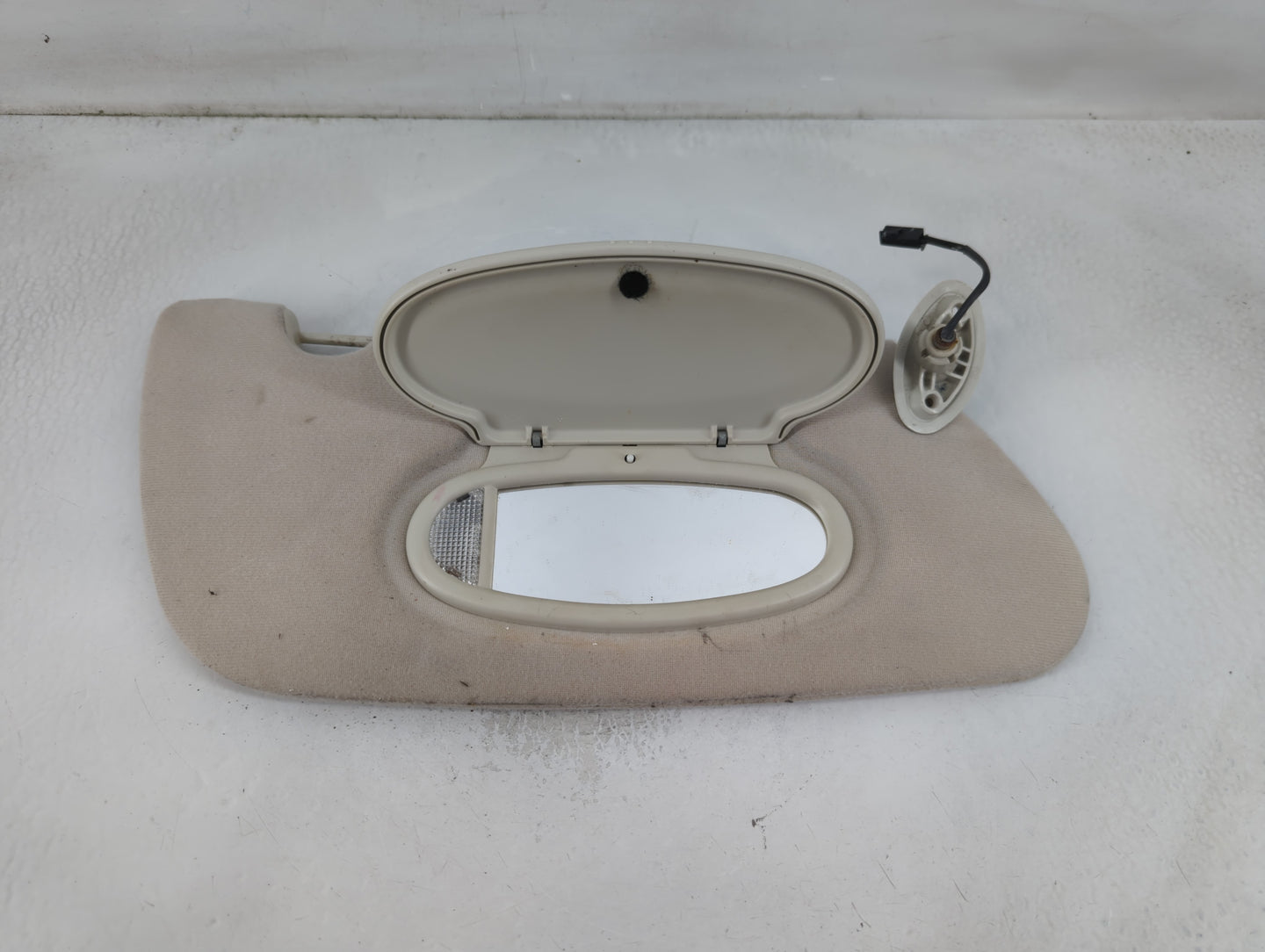 2006-2009 Chrysler Pt Cruiser Sun Visor Shade Replacement Passenger Right Mirror Fits Fits 2006 2007 2008 2009 OEM Used Auto