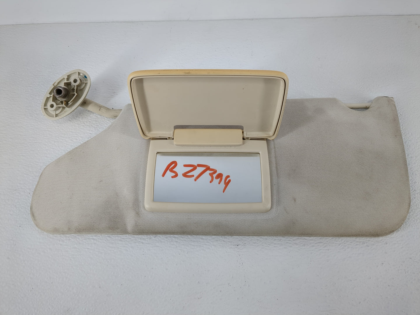 2007 Chrysler Sebring Sun Visor Shade Replacement Driver Left Mirror Fits OEM Used Auto Parts - Oemusedautoparts1.com