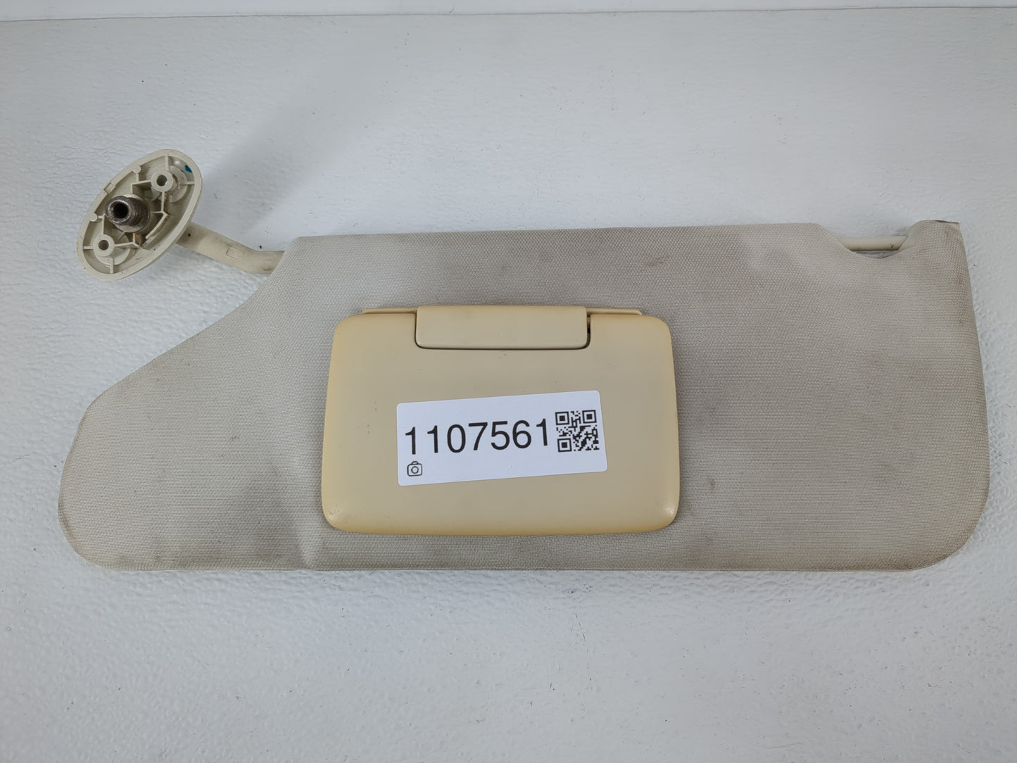 2007 Chrysler Sebring Sun Visor Shade Replacement Driver Left Mirror Fits OEM Used Auto Parts - Oemusedautoparts1.com