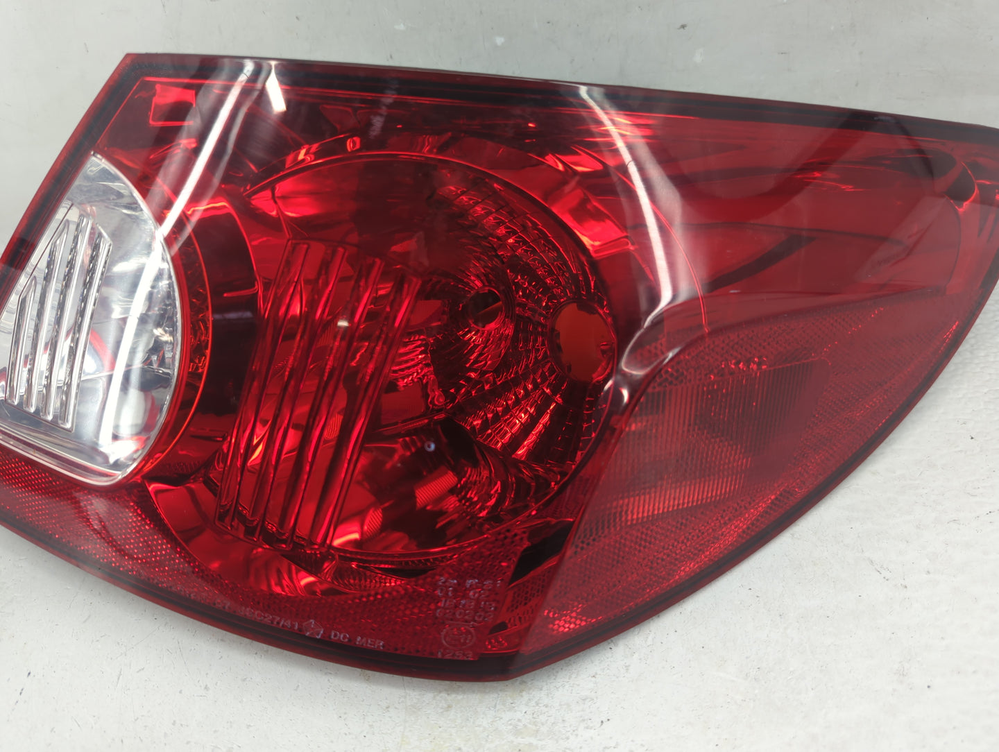 2007-2008 Chrysler Sebring Tail Light Assembly Passenger Right OEM P/N:05303988AD 05303986AD Fits Fits 2007 2008 OEM Used Au