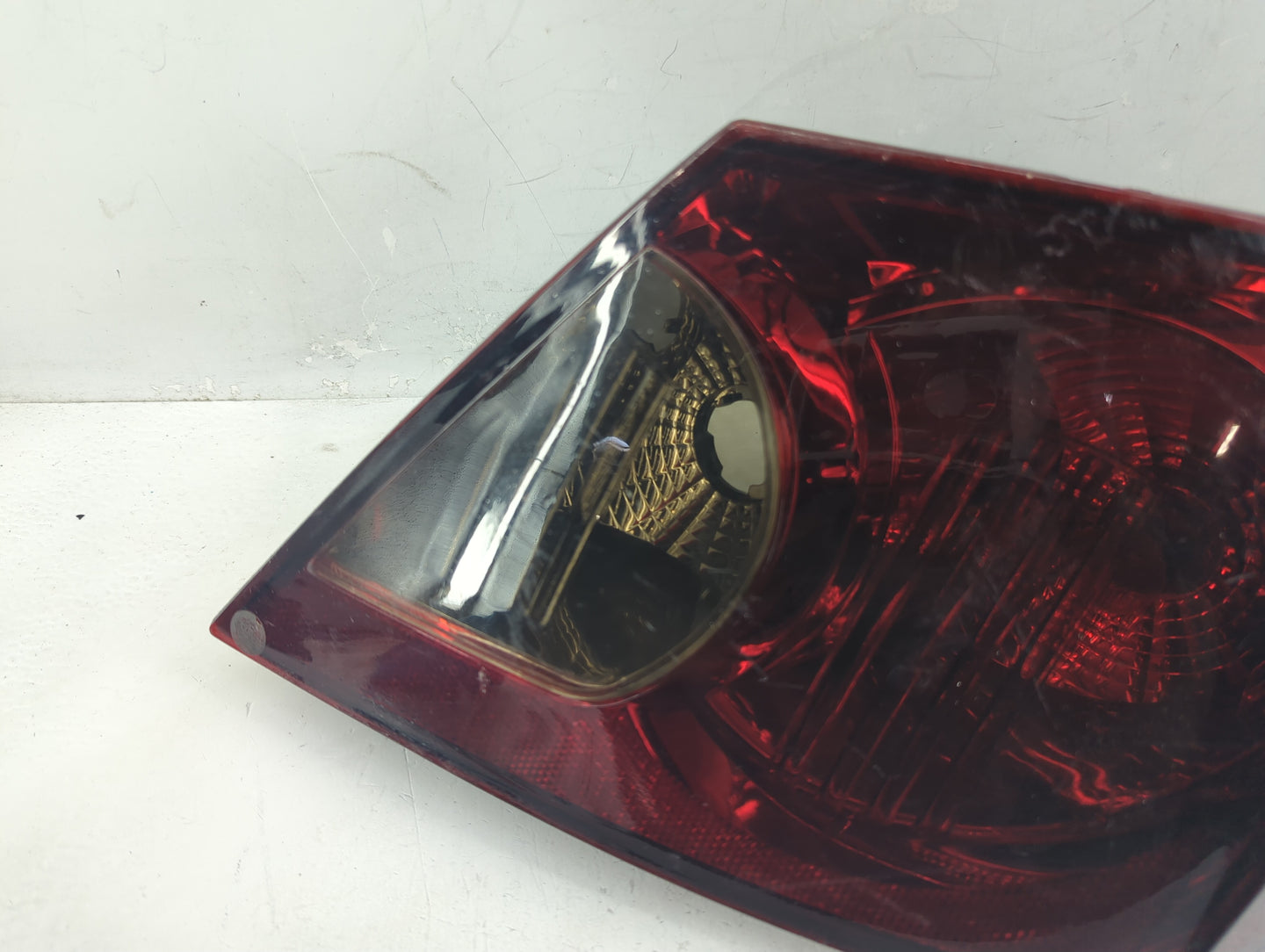 2007-2008 Chrysler Sebring Tail Light Assembly Passenger Right OEM P/N:EE-CS221 Fits Fits 2007 2008 OEM Used Auto Parts - Oe
