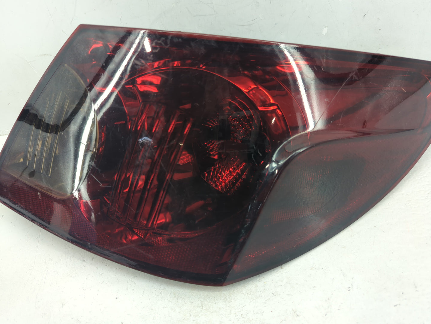 2007-2008 Chrysler Sebring Tail Light Assembly Passenger Right OEM P/N:EE-CS221 Fits Fits 2007 2008 OEM Used Auto Parts - Oe