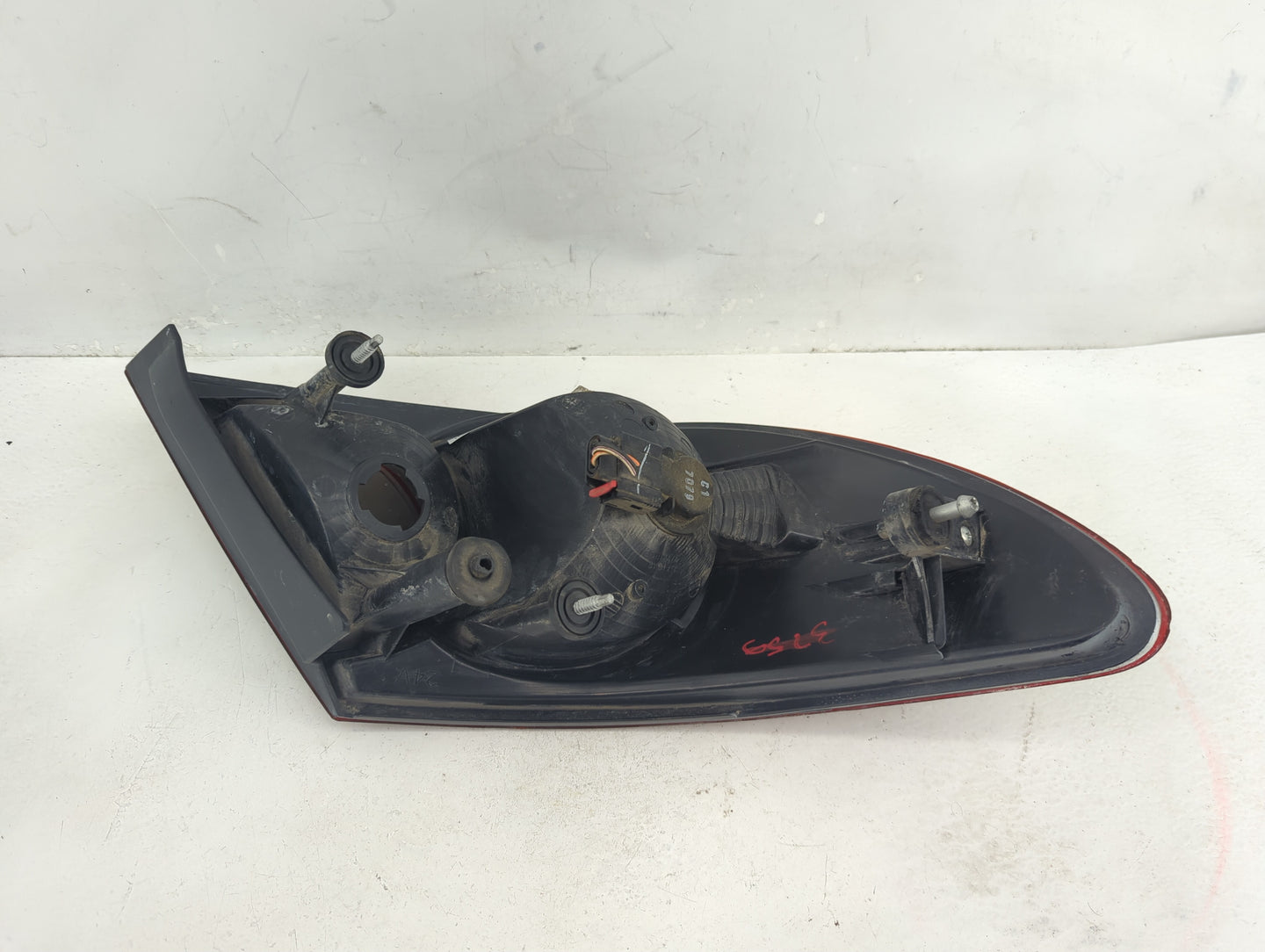 2007-2008 Chrysler Sebring Tail Light Assembly Passenger Right OEM P/N:EE-CS221 Fits Fits 2007 2008 OEM Used Auto Parts - Oe