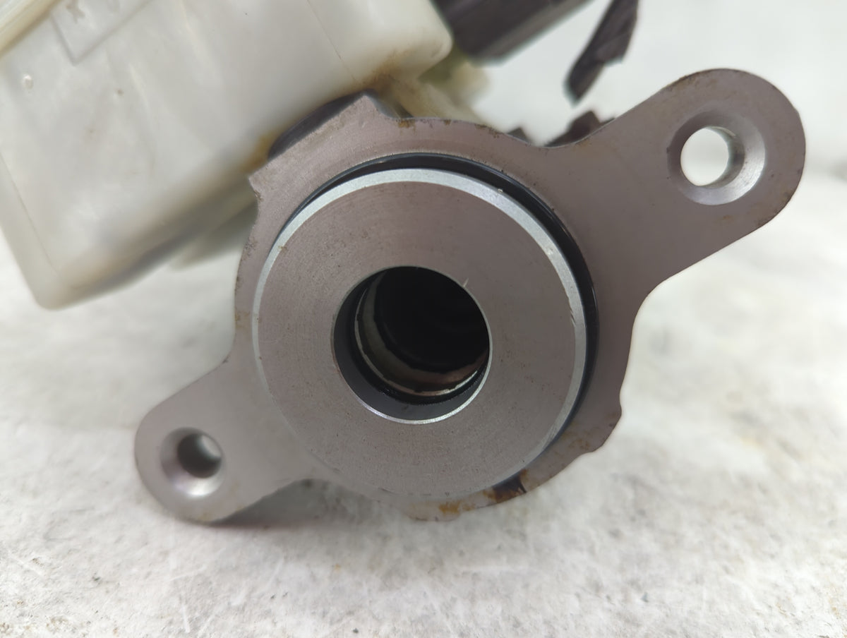 2007-2009 Chrysler Sebring Brake Master Cylinder 1516211 - Oemusedautoparts1.com