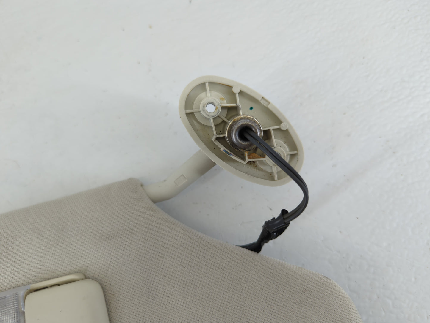 2007 Chrysler Sebring Sun Visor Shade Replacement Passenger Right Mirror Fits OEM Used Auto Parts - Oemusedautoparts1.com