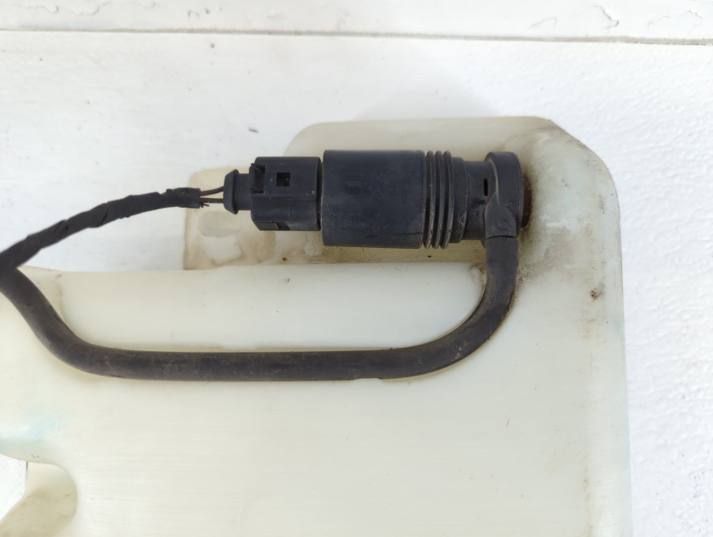 2007-2010 Chrysler Sebring Windshield Washer Fluid Reservoir Bottle Oem - Oemusedautoparts1.com