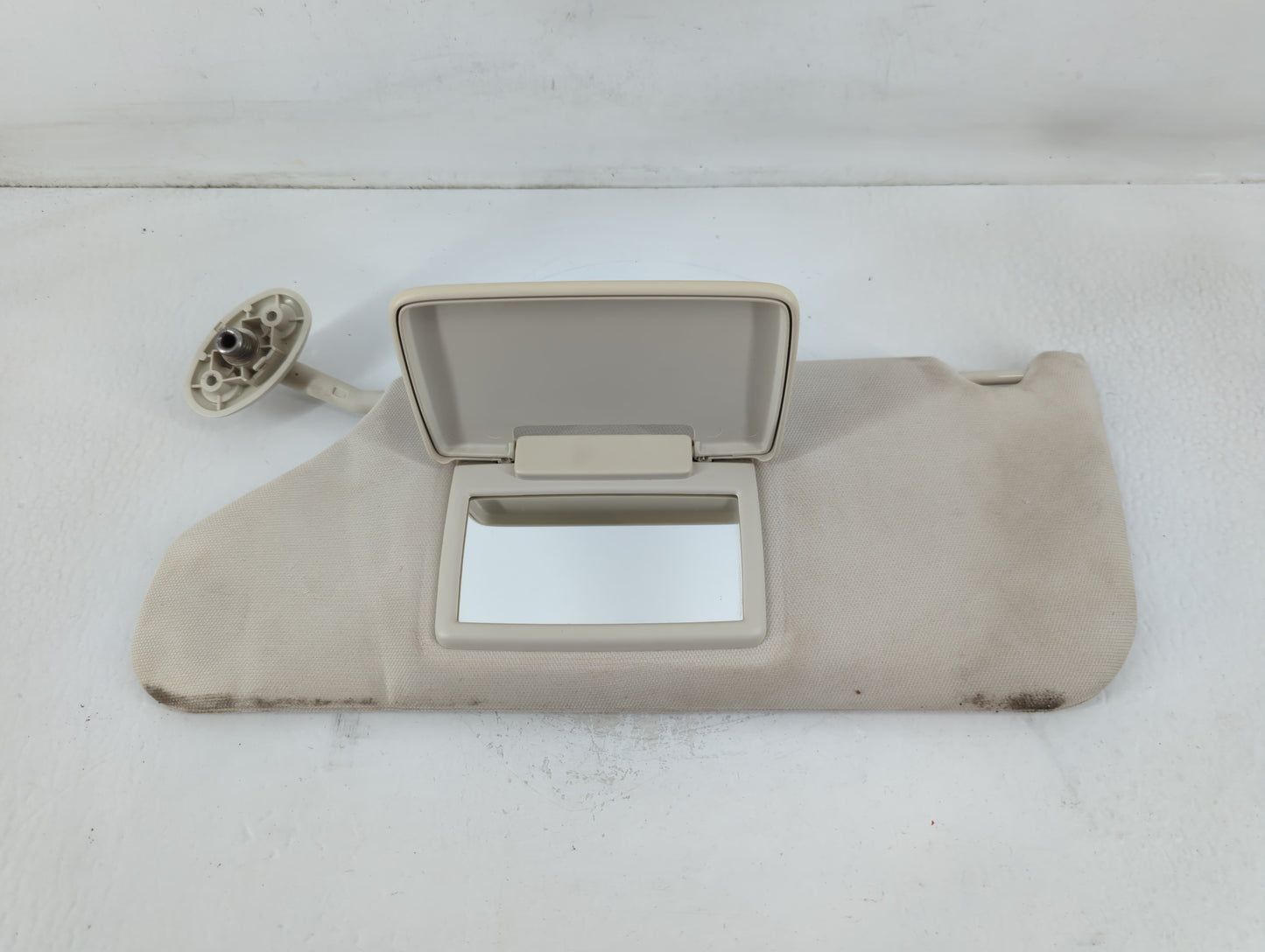 2007 Chrysler Sebring Sun Visor Shade Replacement Driver Left Mirror Fits OEM Used Auto Parts - Oemusedautoparts1.com