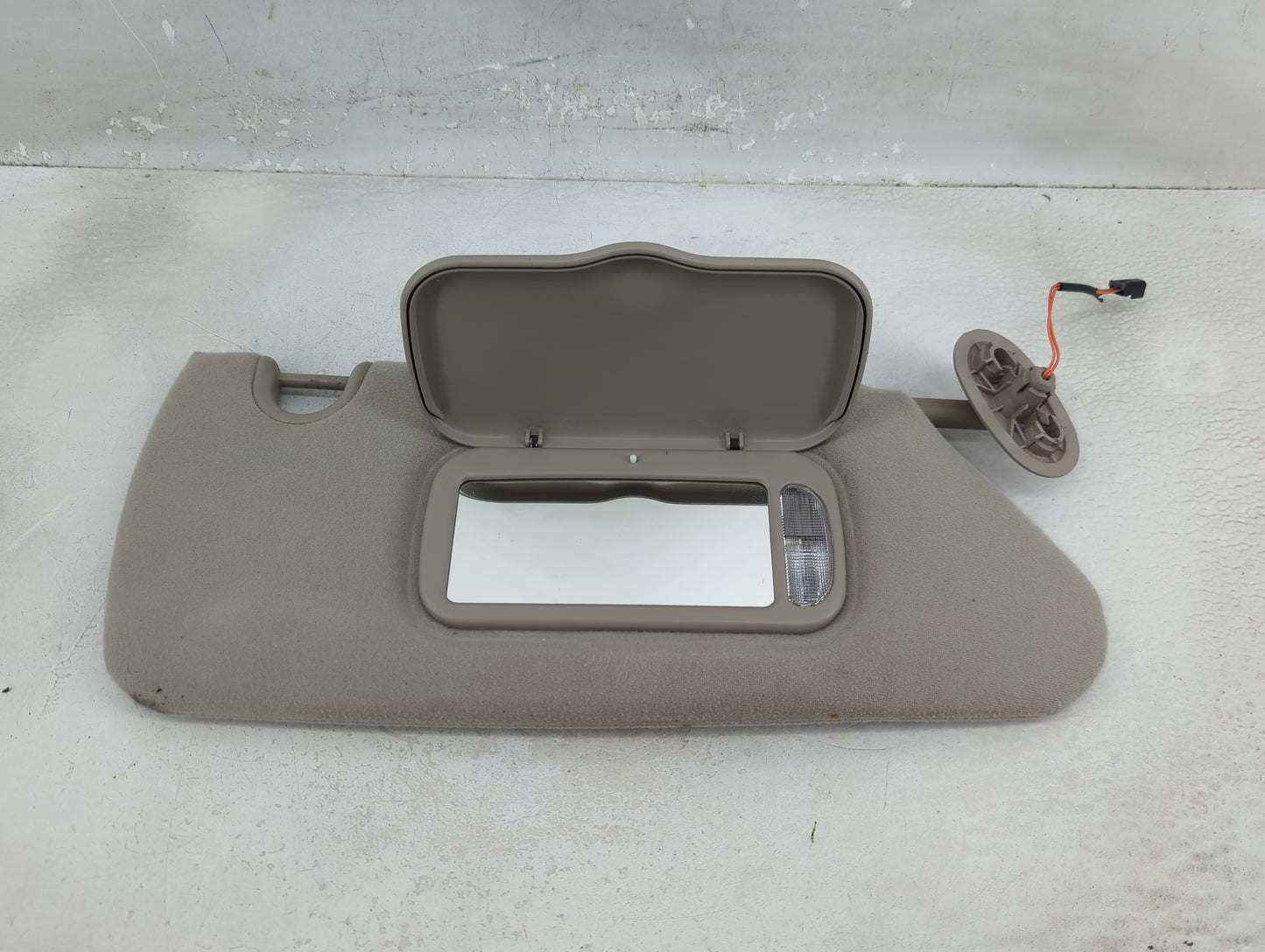2004-2007 Chrysler Town & Country Sun Visor Shade Replacement Passenger Right Mirror Fits Fits 2004 2005 2006 2007 OEM Used 