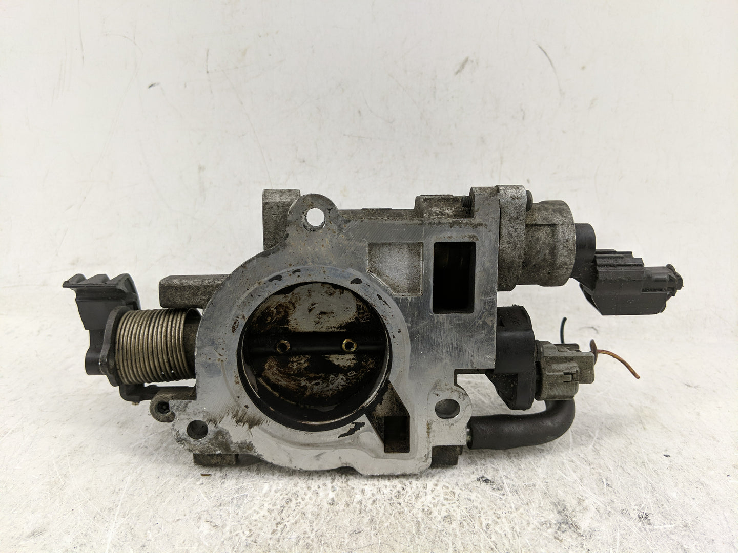 2003-2007 Chrysler Town & Country Throttle Body Fits Fits 2003 2004 2005 2006 2007 OEM Used Auto Parts - Oemusedautoparts1.c