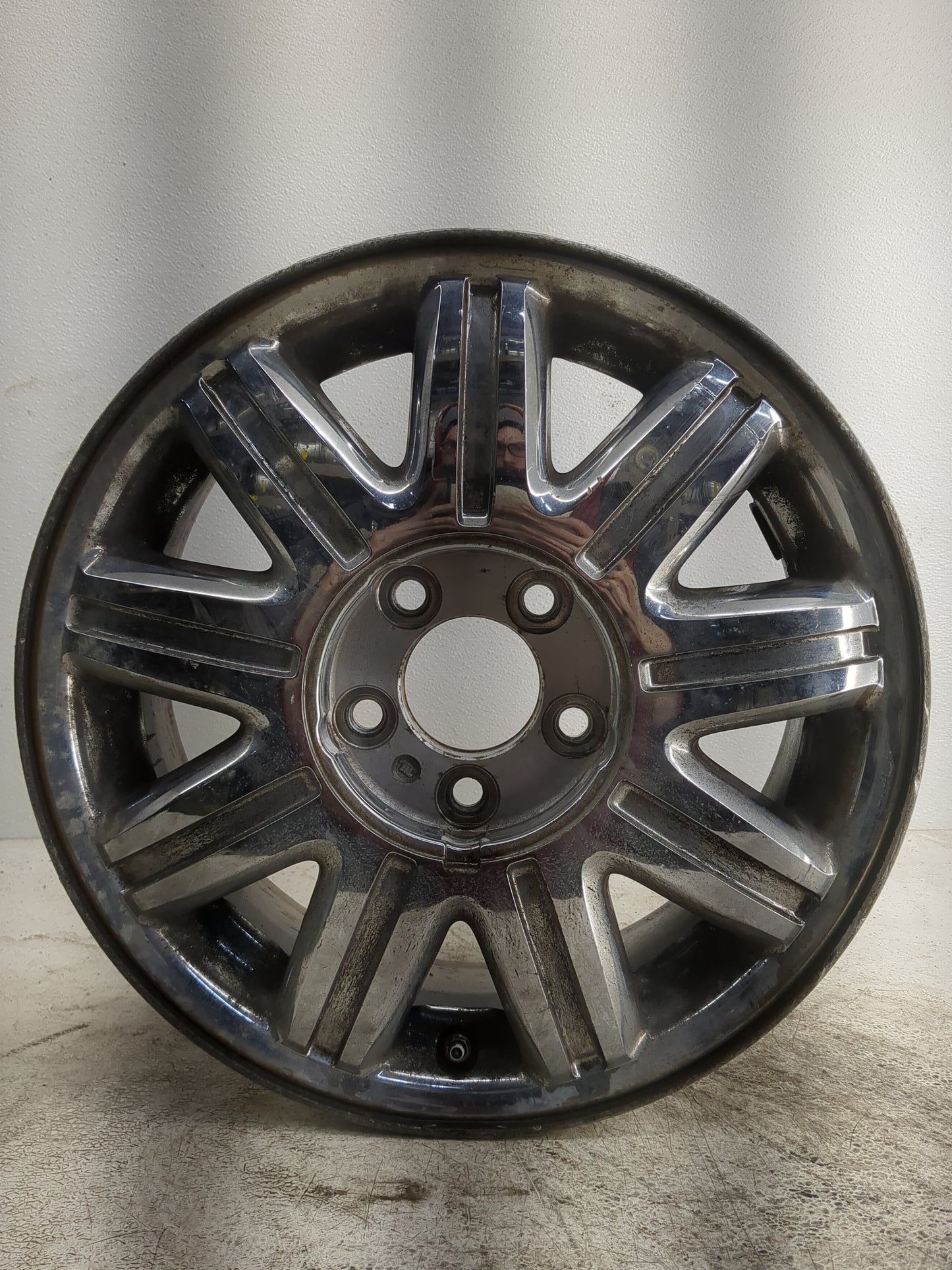 2004-2007 Chrysler Town & Country Oem Wheel Rim - Oemusedautoparts1.com