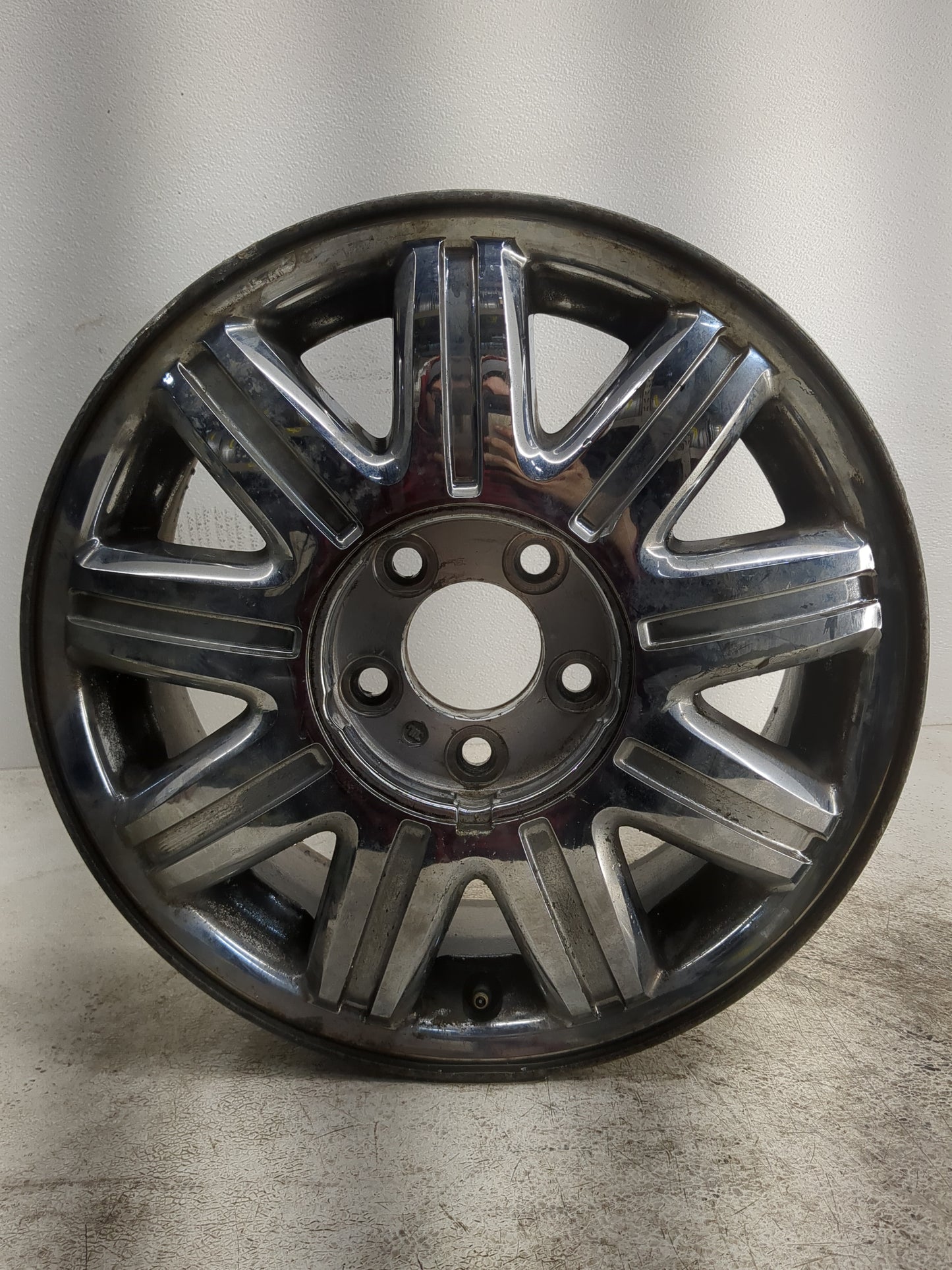 2004-2007 Chrysler Town & Country Oem Wheel Rim - Oemusedautoparts1.com