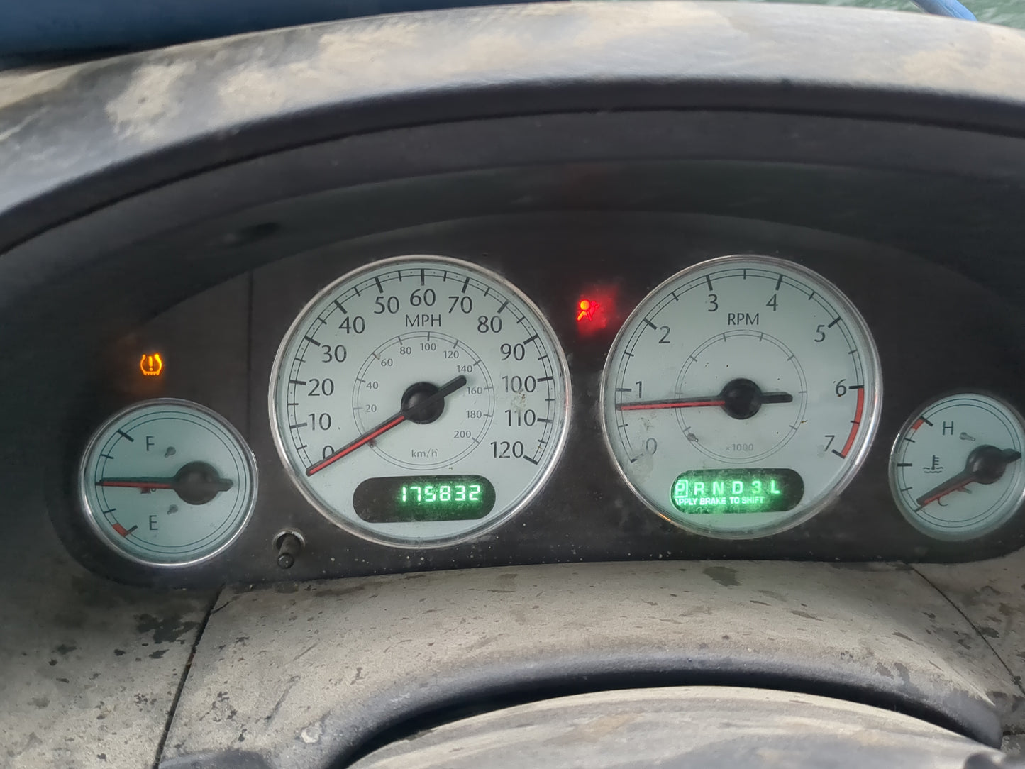 2006-2007 Chrysler Town & Country Instrument Cluster Speedometer Gauges Fits Fits 2006 2007 OEM Used Auto Parts - Oemusedaut