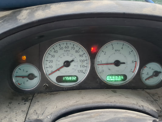 2006-2007 Chrysler Town & Country Instrument Cluster Speedometer Gauges Fits Fits 2006 2007 OEM Used Auto Parts