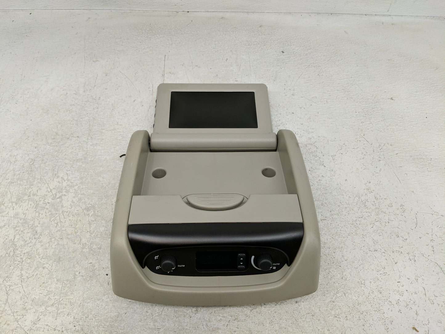2007 Chrysler Town & Country Information Display Screen - Oemusedautoparts1.com