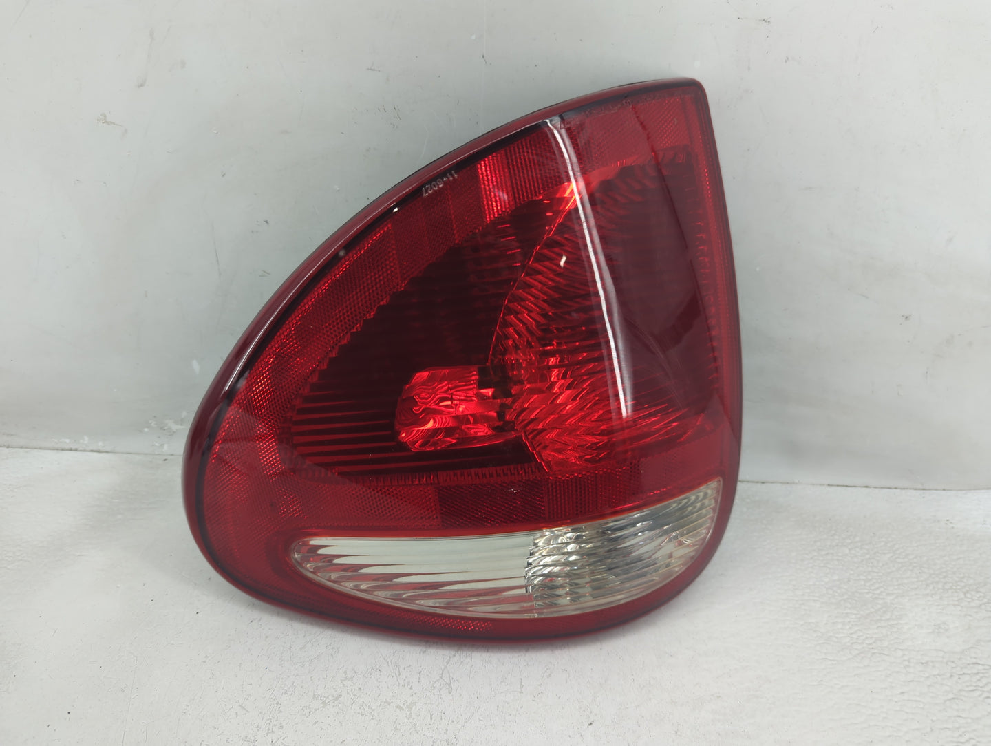 2004-2007 Chrysler Town & Country Tail Light Assembly Passenger Right OEM Fits Fits 2004 2005 2006 2007 OEM Used Auto Parts 