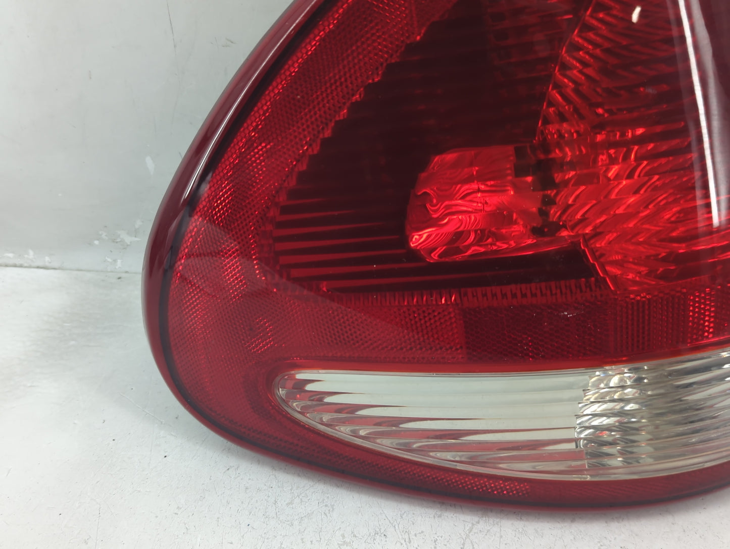 2004-2007 Chrysler Town & Country Tail Light Assembly Passenger Right OEM Fits Fits 2004 2005 2006 2007 OEM Used Auto Parts 
